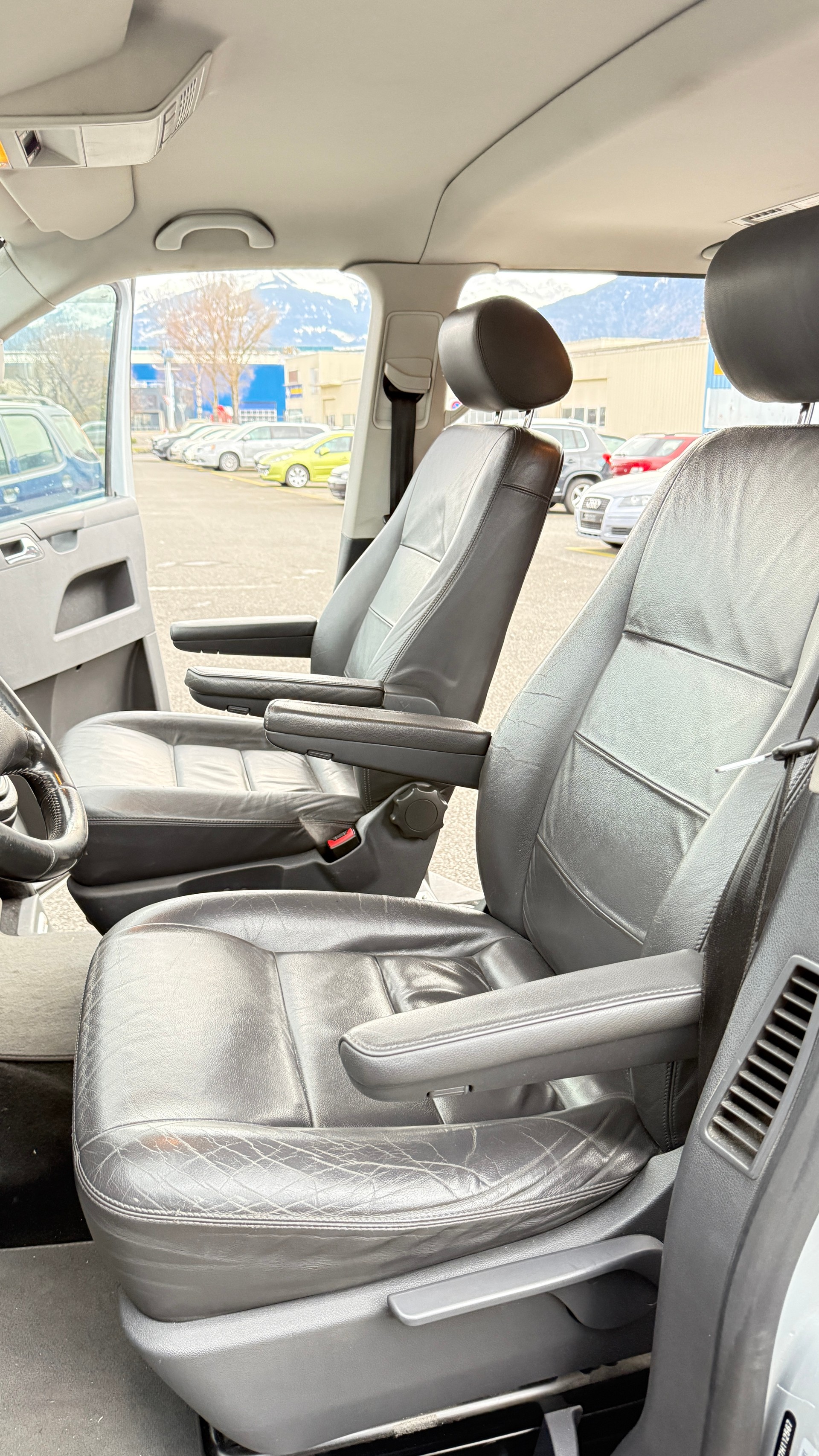 VW Caravelle-image-11