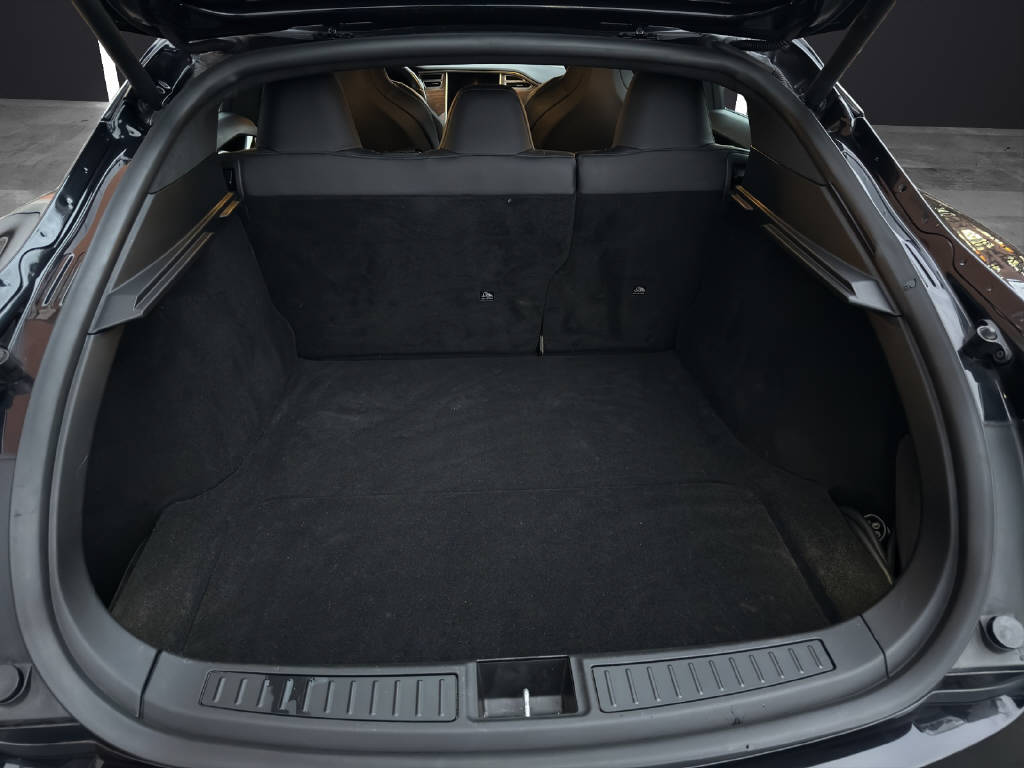 TESLA Model S 75 D-image-12