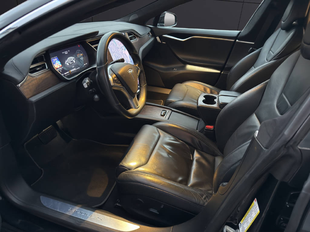 TESLA Model S 75 D-image-8