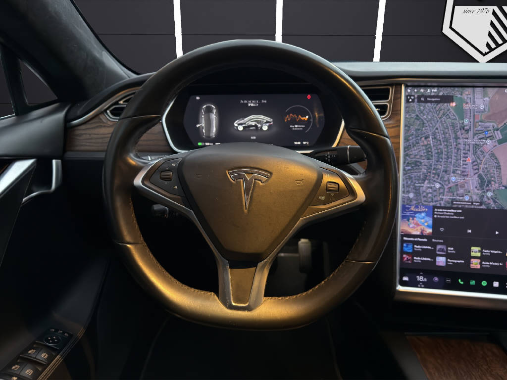 TESLA Model S 75 D-image-13