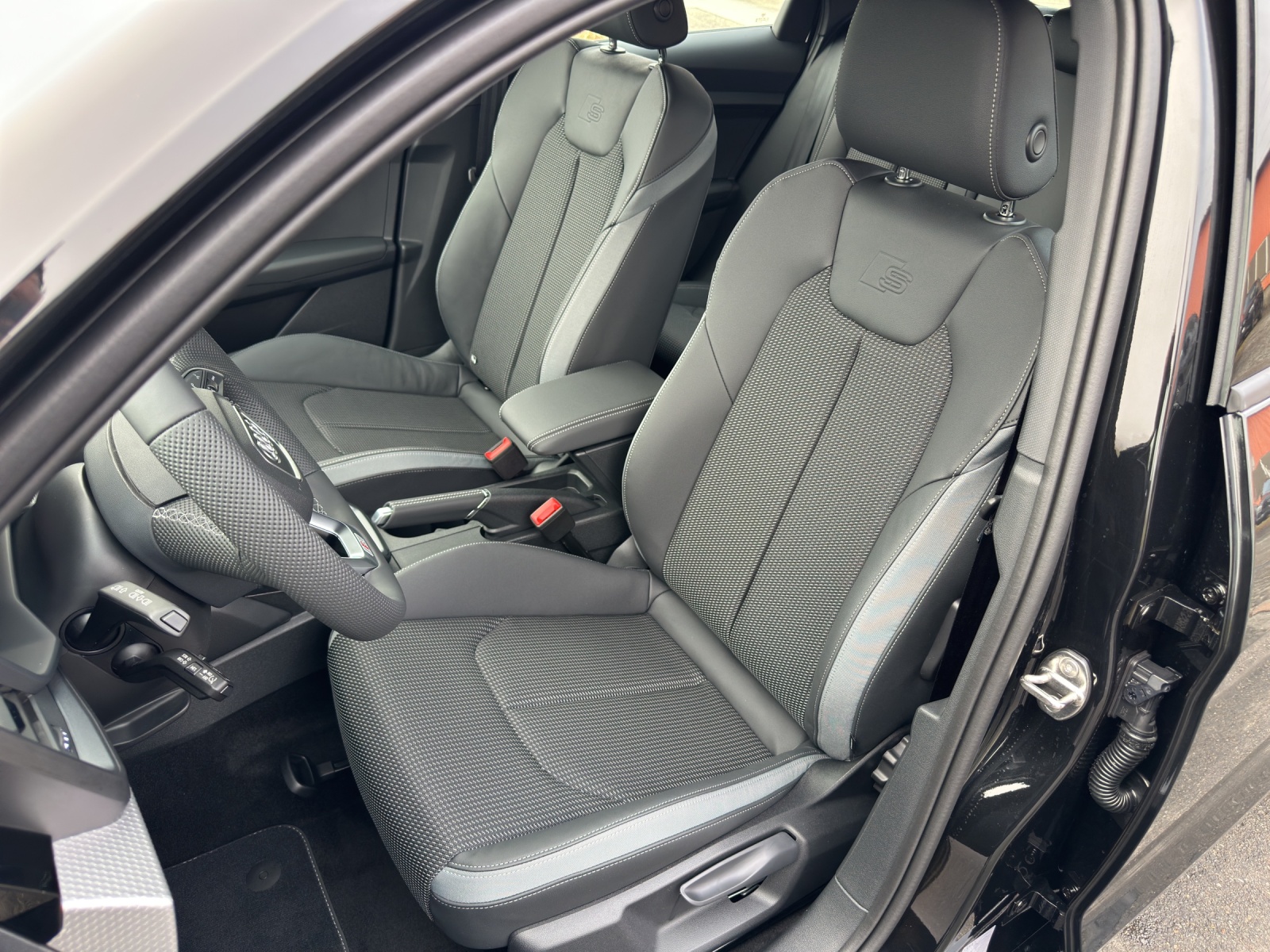 AUDI A1 Sportback 30 TFSI Attraction S-tronic-image-11