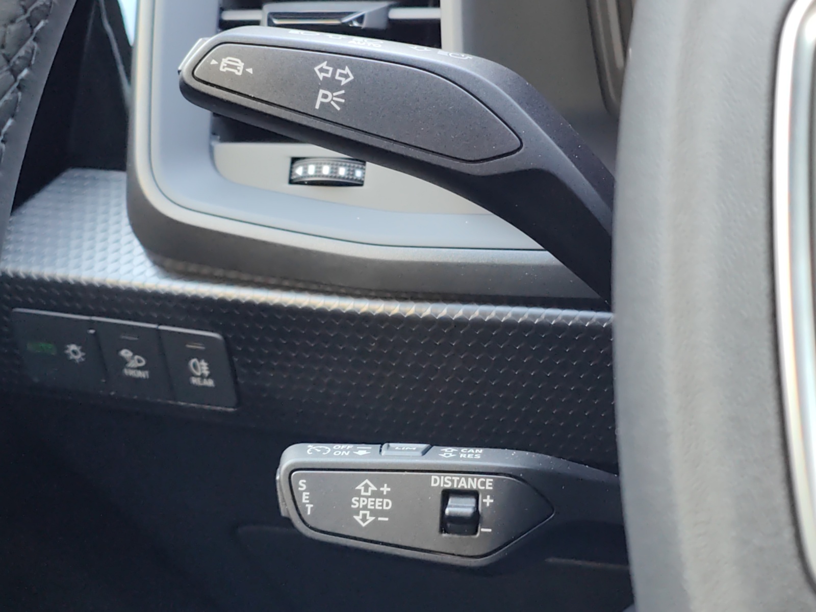 AUDI A1 Sportback 30 TFSI Attraction S-tronic-image-14