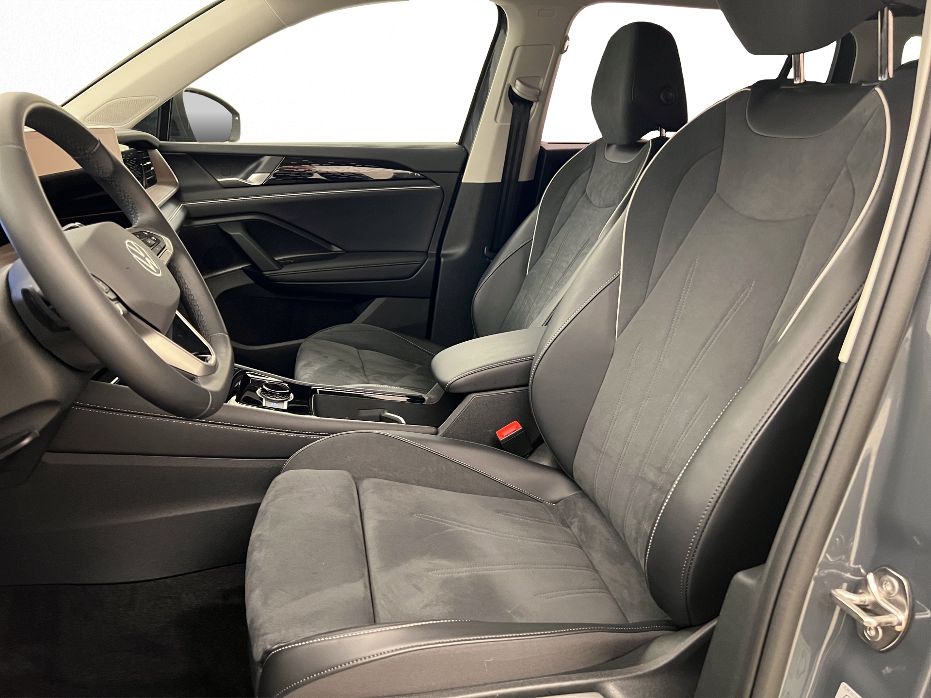 VW Tayron 2.0 TSI Elegance DSG 4motion-image-3