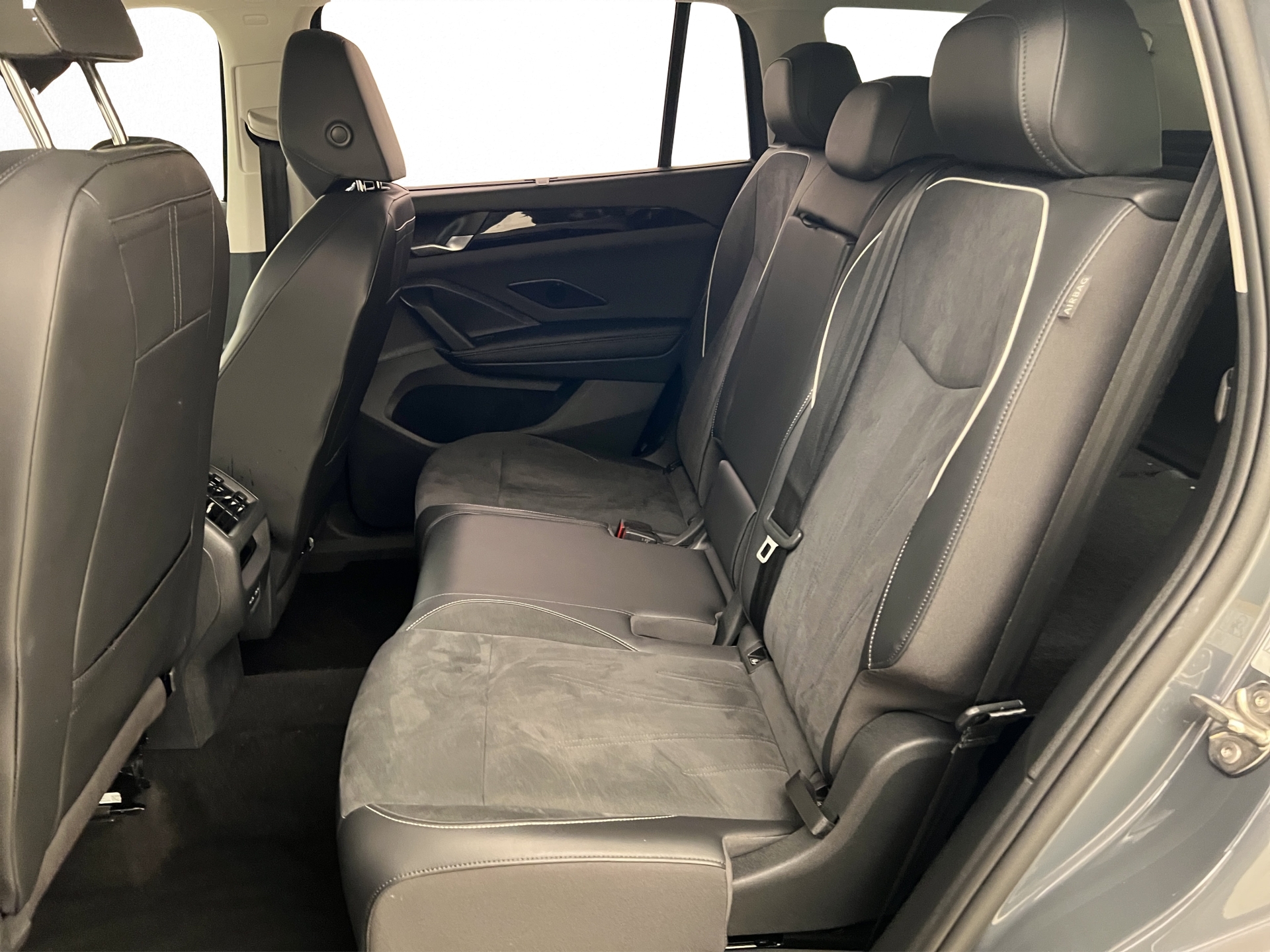 VW Tayron 2.0 TSI Elegance DSG 4motion-image-7