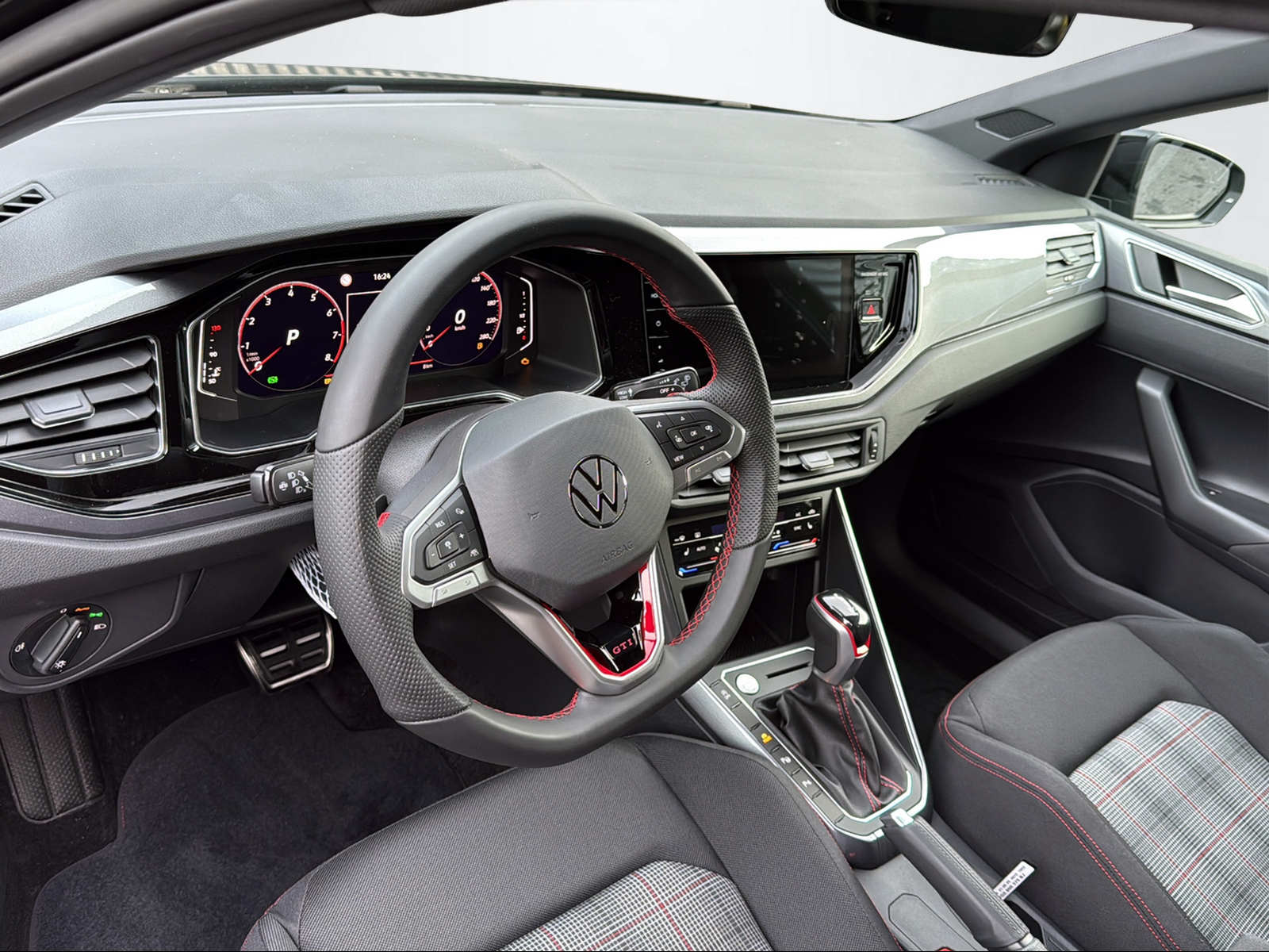 VW Polo 2.0 TSI GTI United DSG-image-8