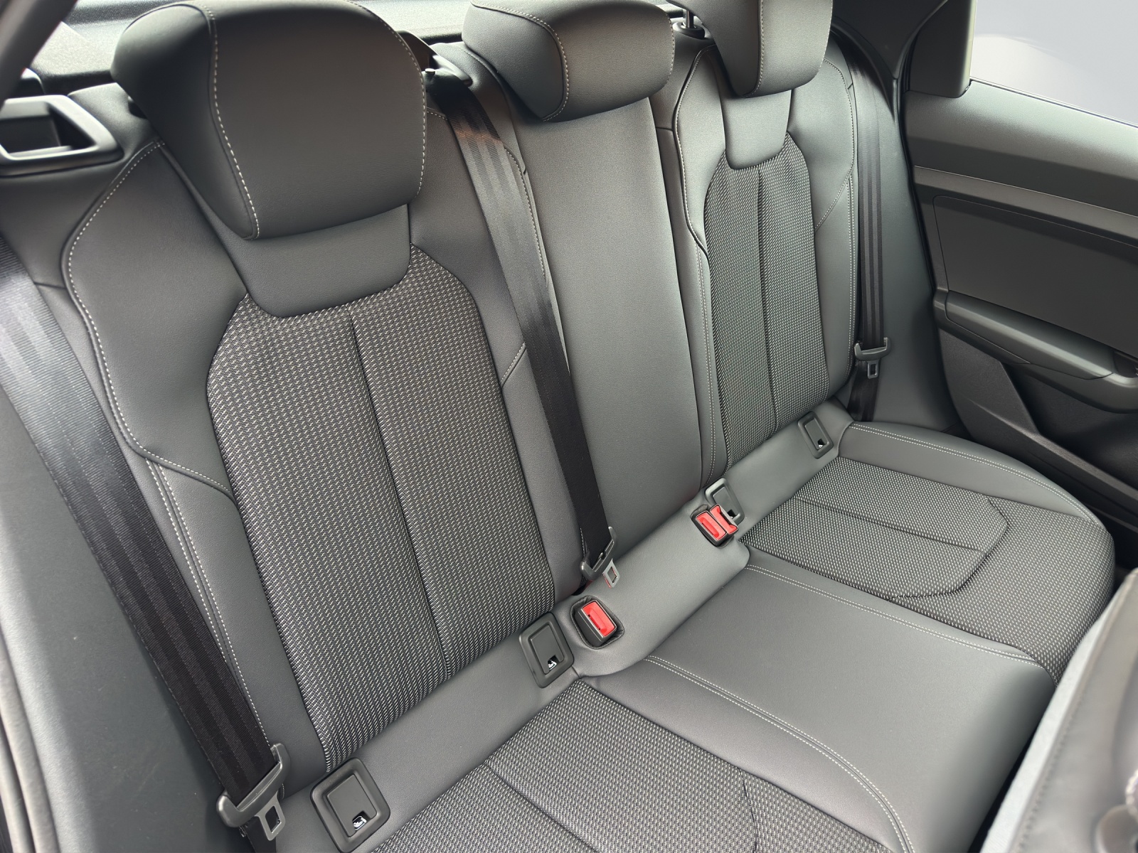 AUDI A1 Sportback 30 TFSI Attraction S-tronic-image-8