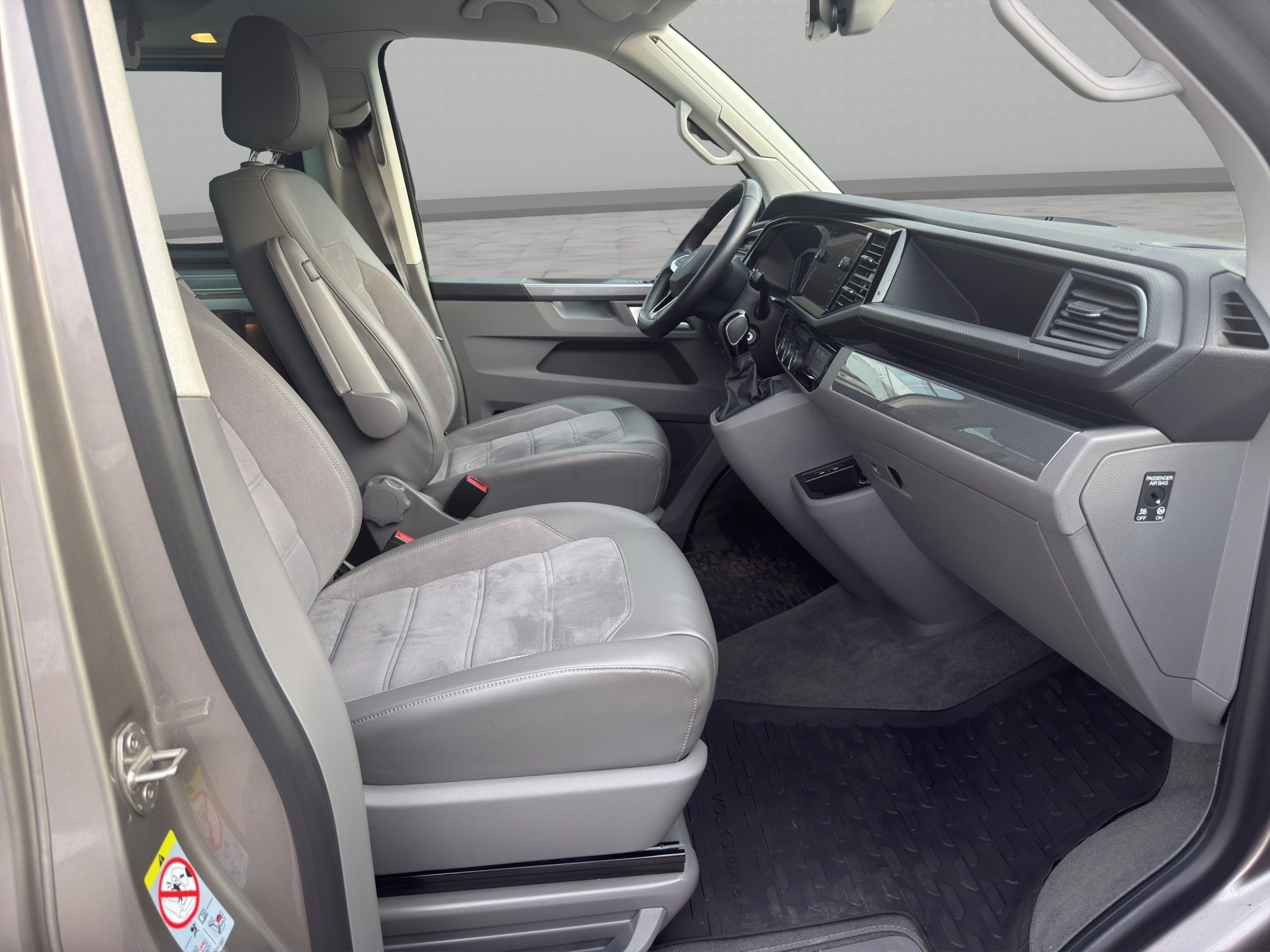 VW T6.1 California 2.0 TDI Ocean Liberty DSG-image-14