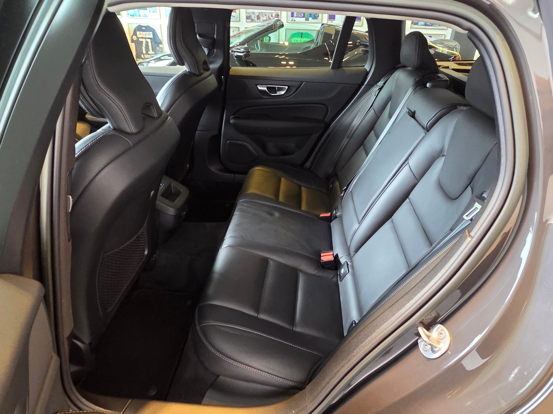 VOLVO V60 B5 AWD MHD Plus Dark-image-13