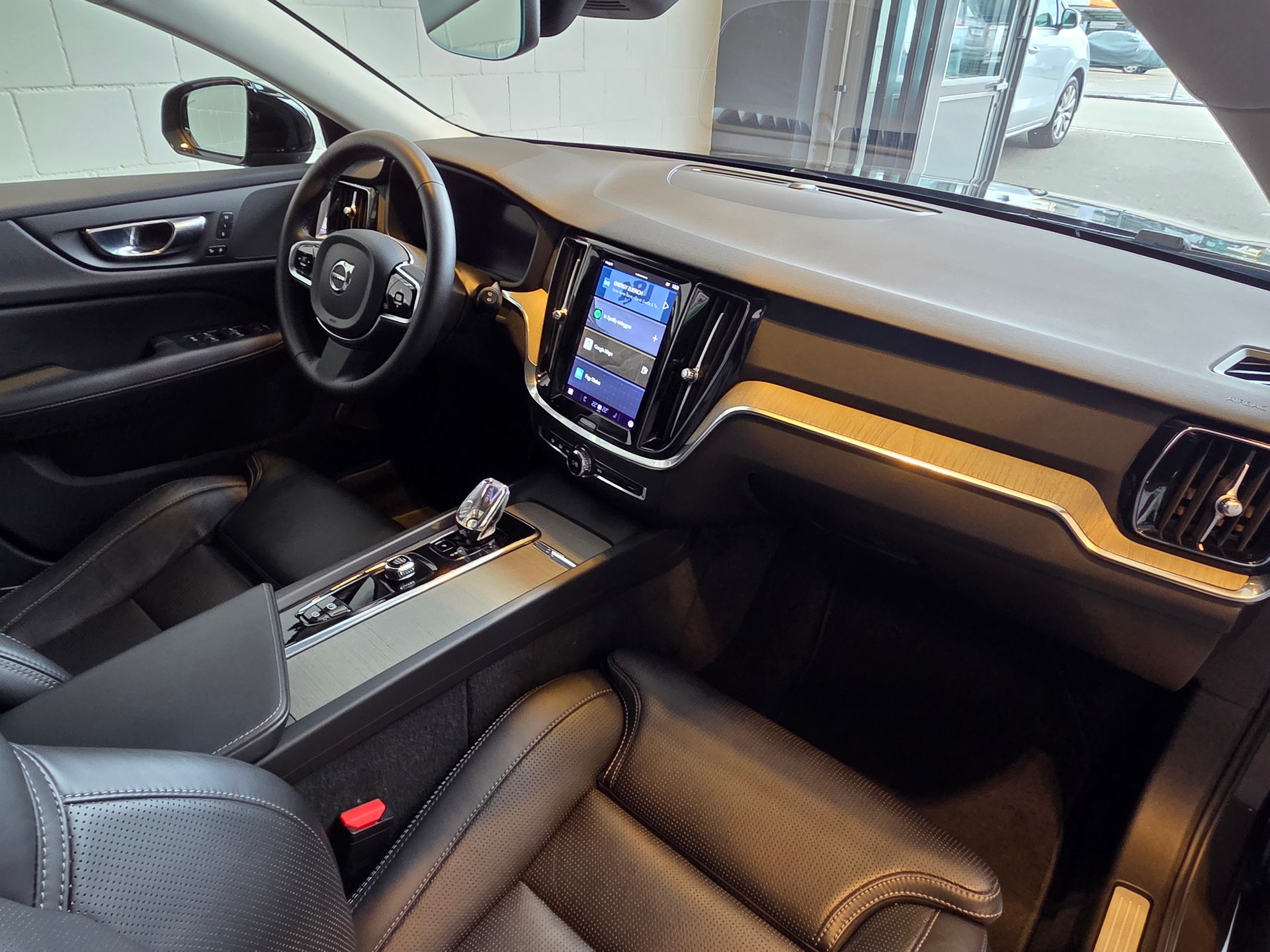 VOLVO V60 B5 AWD MHD Plus Dark-image-18