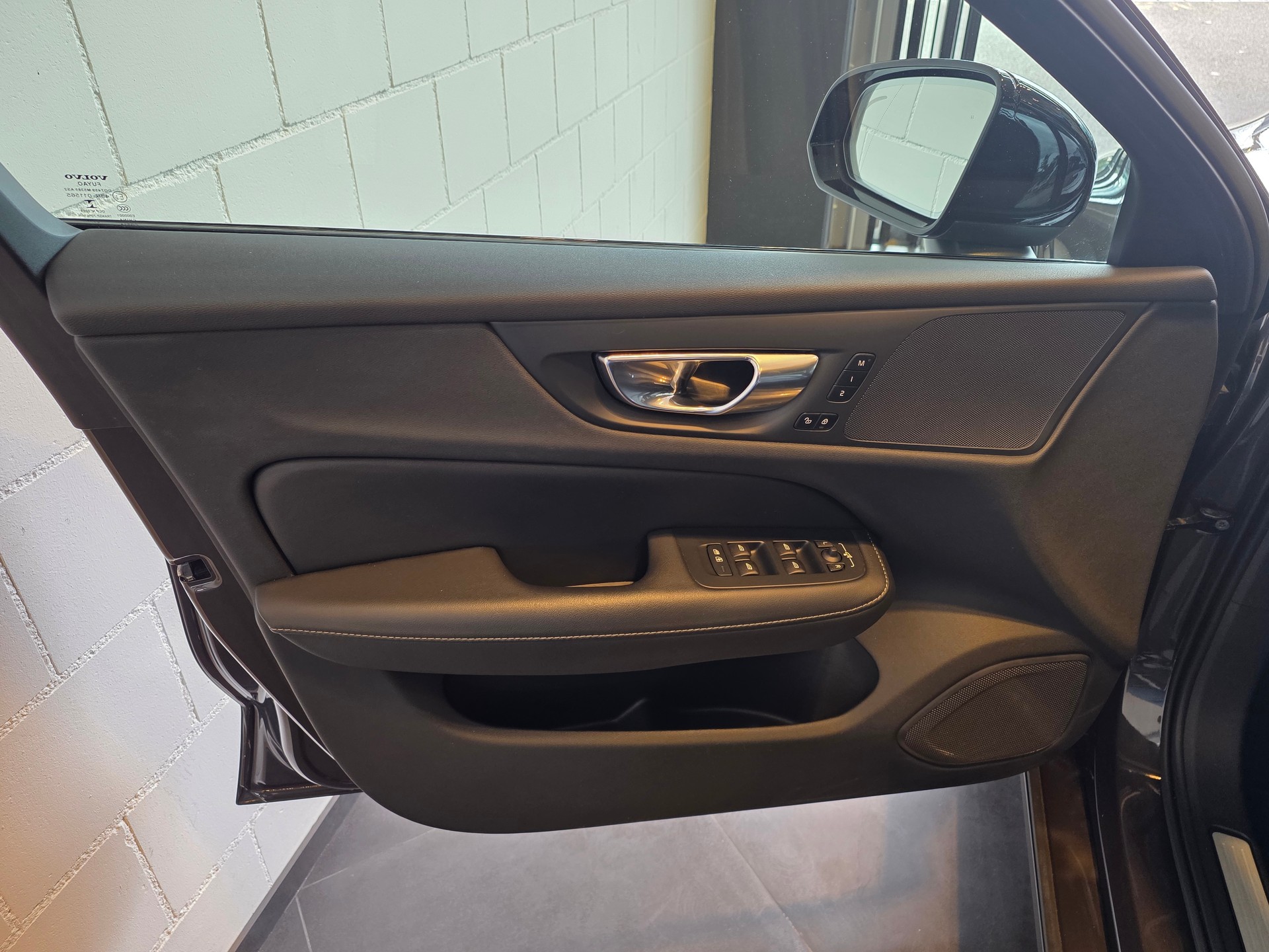 VOLVO V60 B5 AWD MHD Plus Dark-image-7