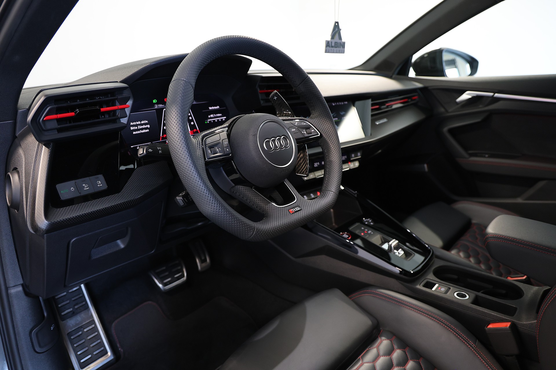 AUDI RS3 Limousine 2.5 TSI quattro *Unikat* *460PS* S-tronic-image-10