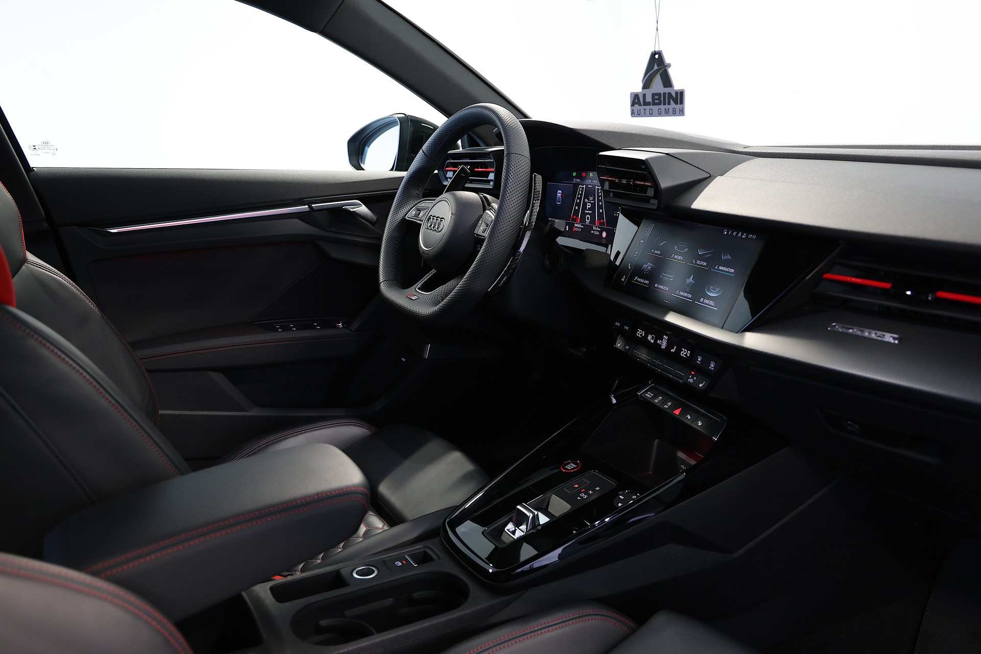 AUDI RS3 Limousine 2.5 TSI quattro *Unikat* *460PS* S-tronic-image-15