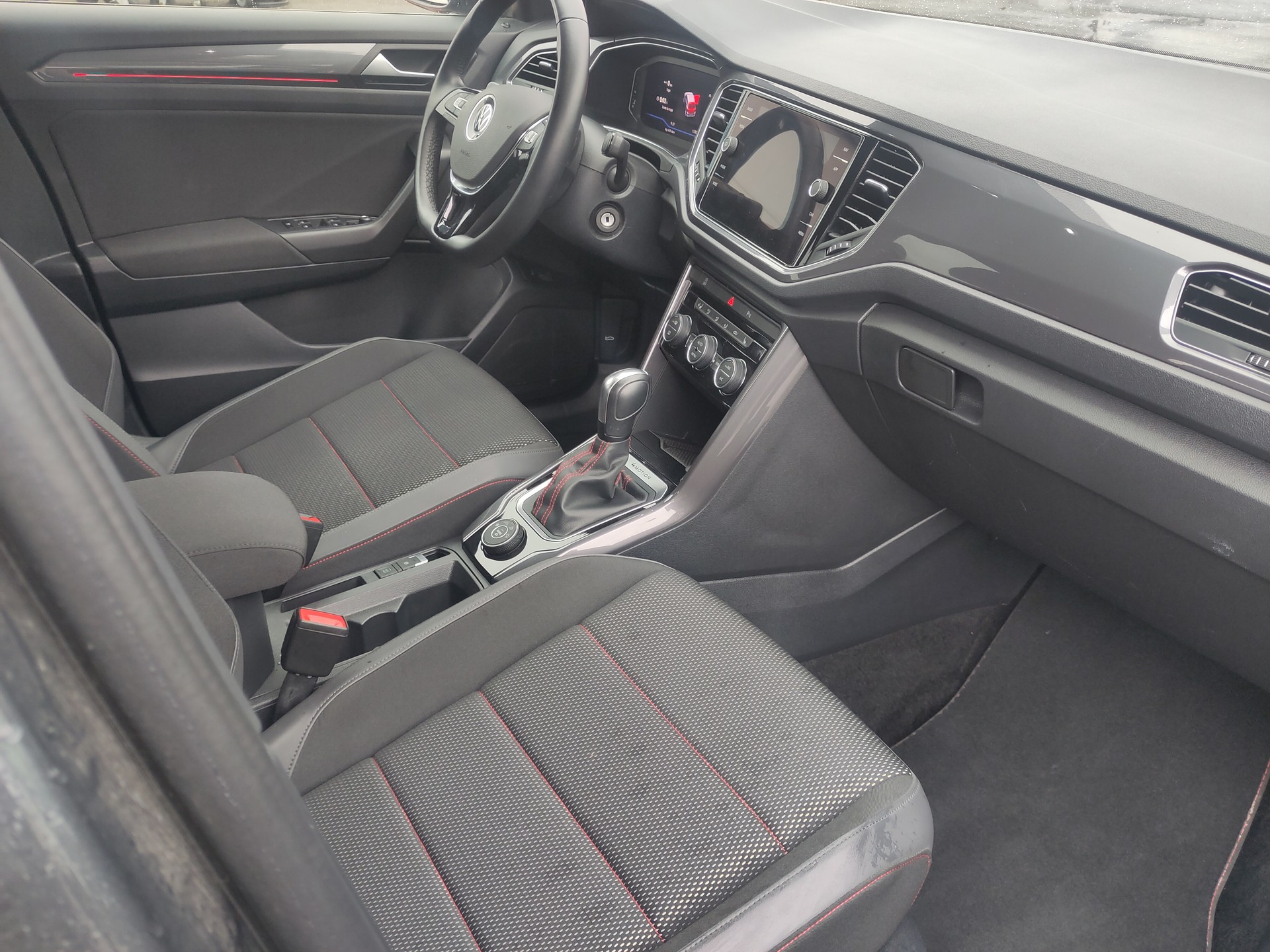 VW T-Roc 2.0 TSI Sport DSG 4Motion-image-6
