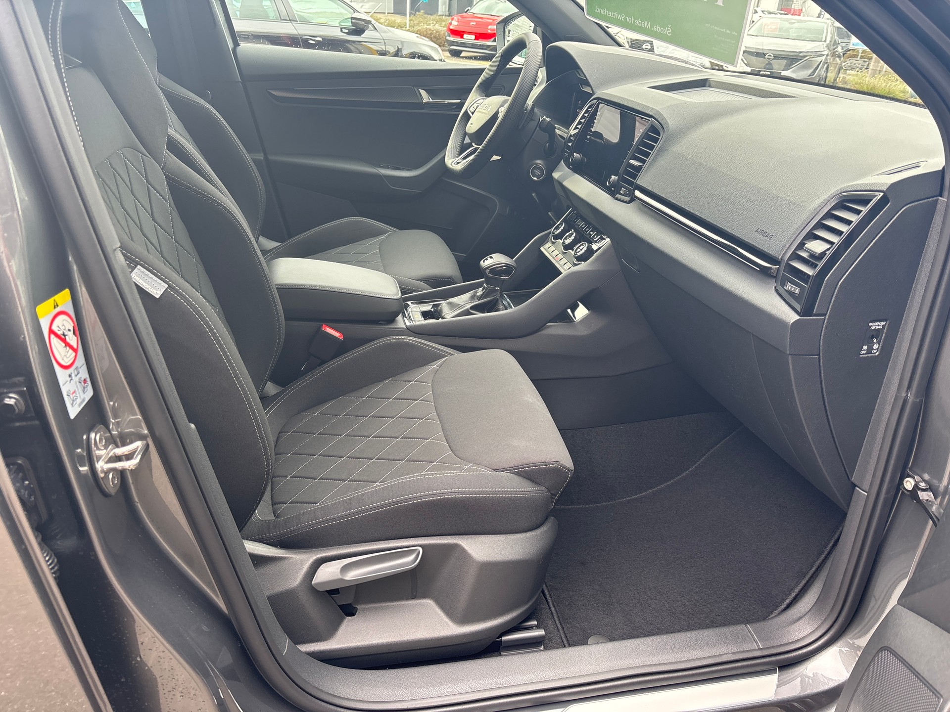 SKODA Karoq 2.0 TSI Sportline Dynamic Limited Edition 4x4 DSG-image-14