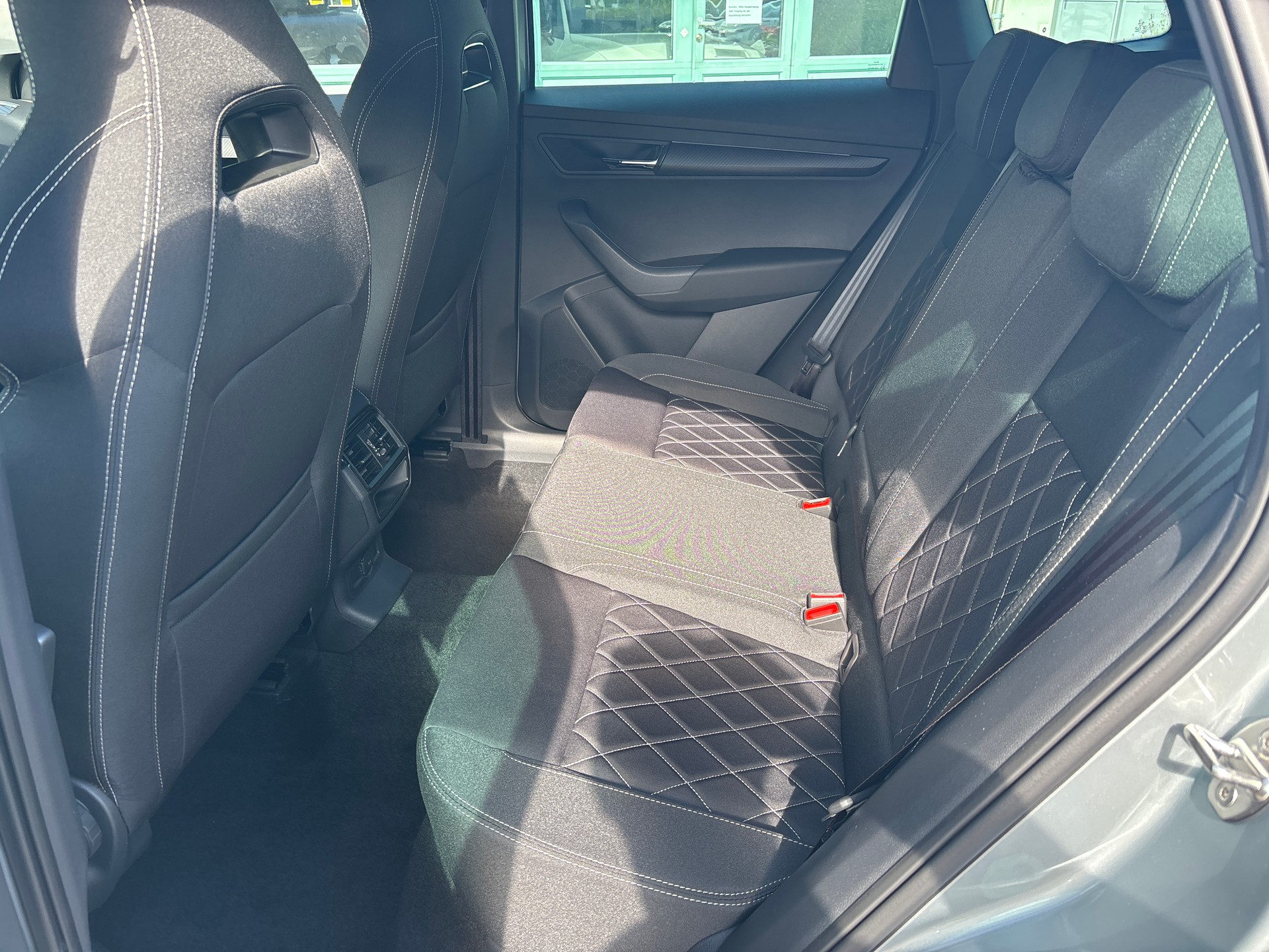 SKODA Karoq 2.0 TSI Sportline Dynamic Limited Edition 4x4 DSG-image-14