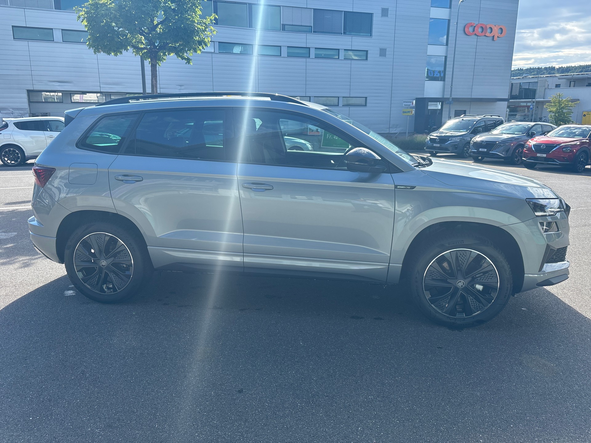 SKODA Karoq 2.0 TSI Sportline Dynamic Limited Edition 4x4 DSG-image-4