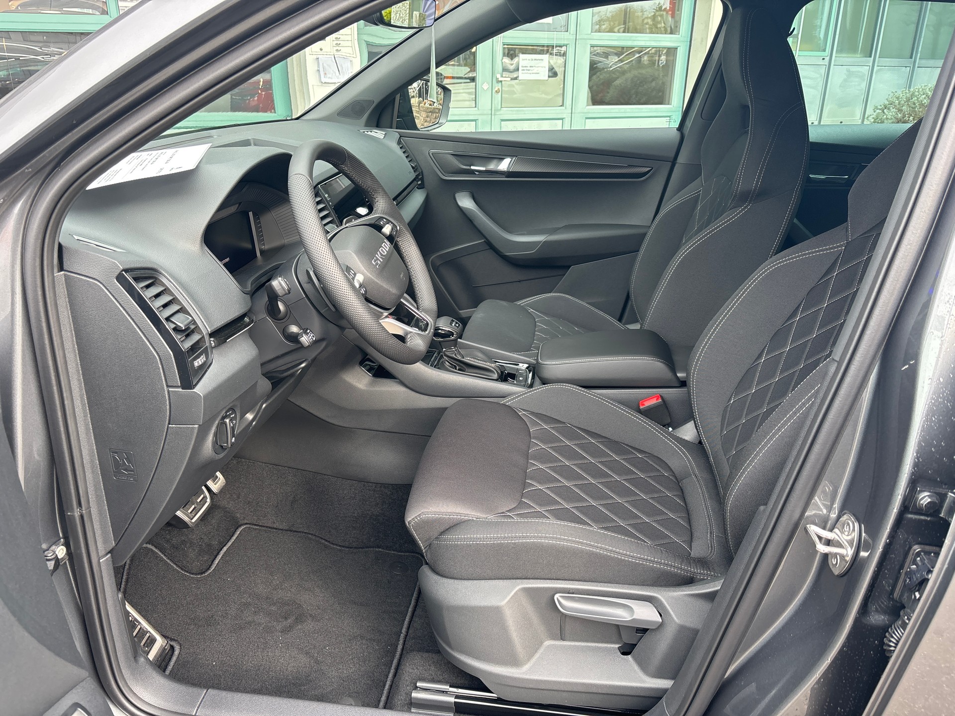 SKODA Karoq 2.0 TSI Sportline Dynamic Limited Edition 4x4 DSG-image-10
