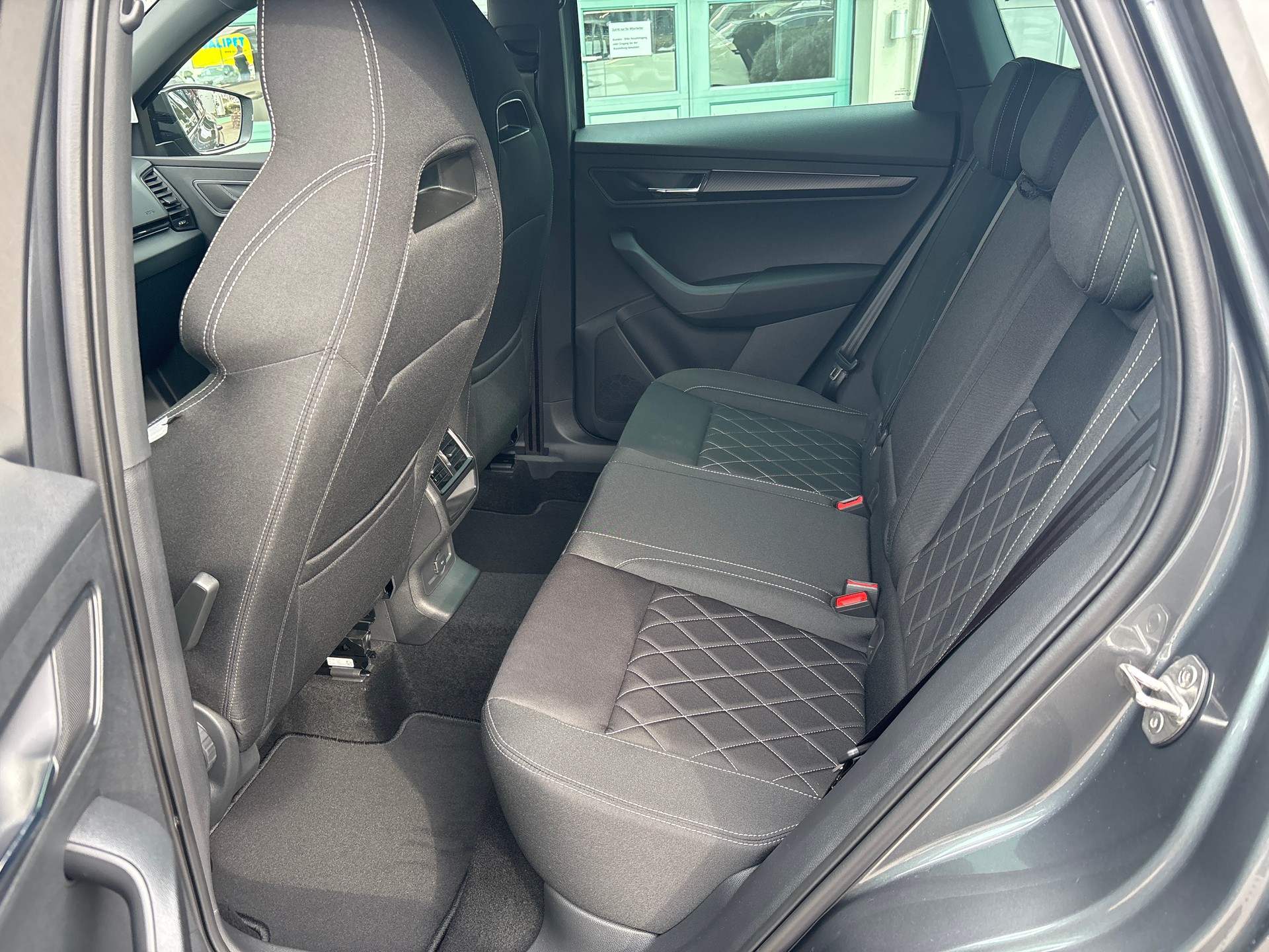 SKODA Karoq 2.0 TSI Sportline Dynamic Limited Edition 4x4 DSG-image-15