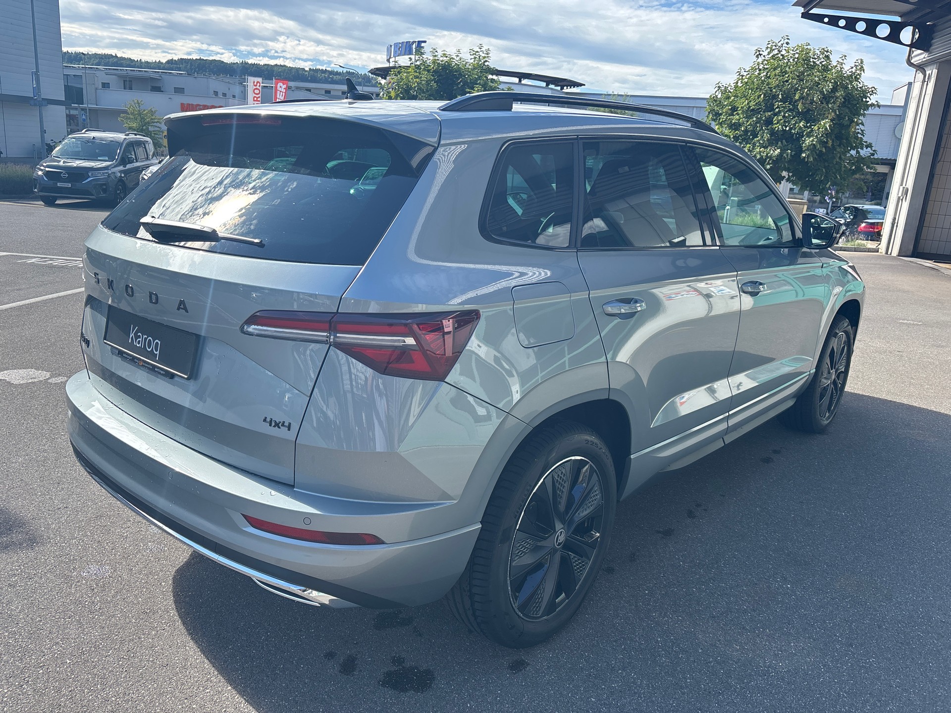 SKODA Karoq 2.0 TSI Sportline Dynamic Limited Edition 4x4 DSG-image-5
