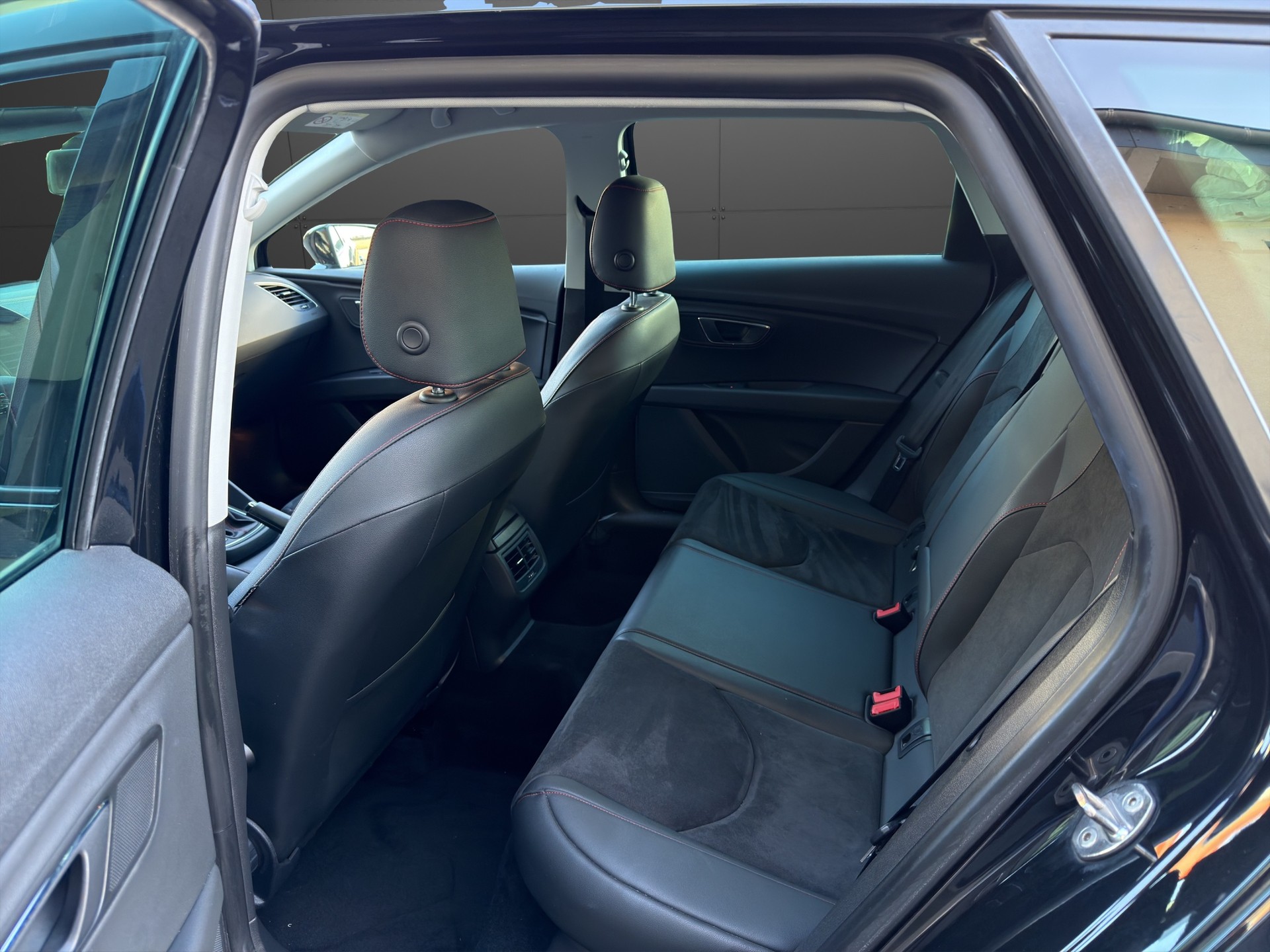SEAT Leon ST 1.4 TSI FR Line DSG-image-21