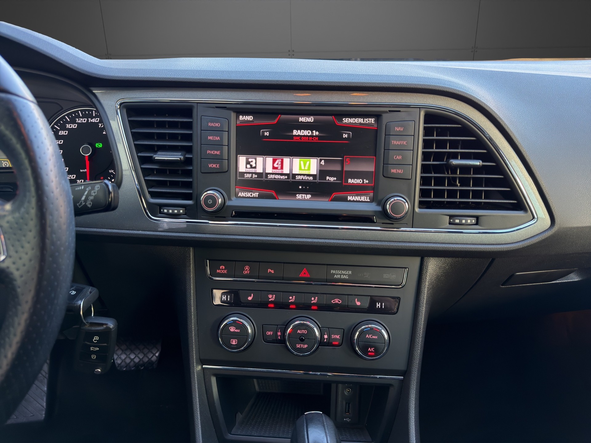 SEAT Leon ST 1.4 TSI FR Line DSG-image-11