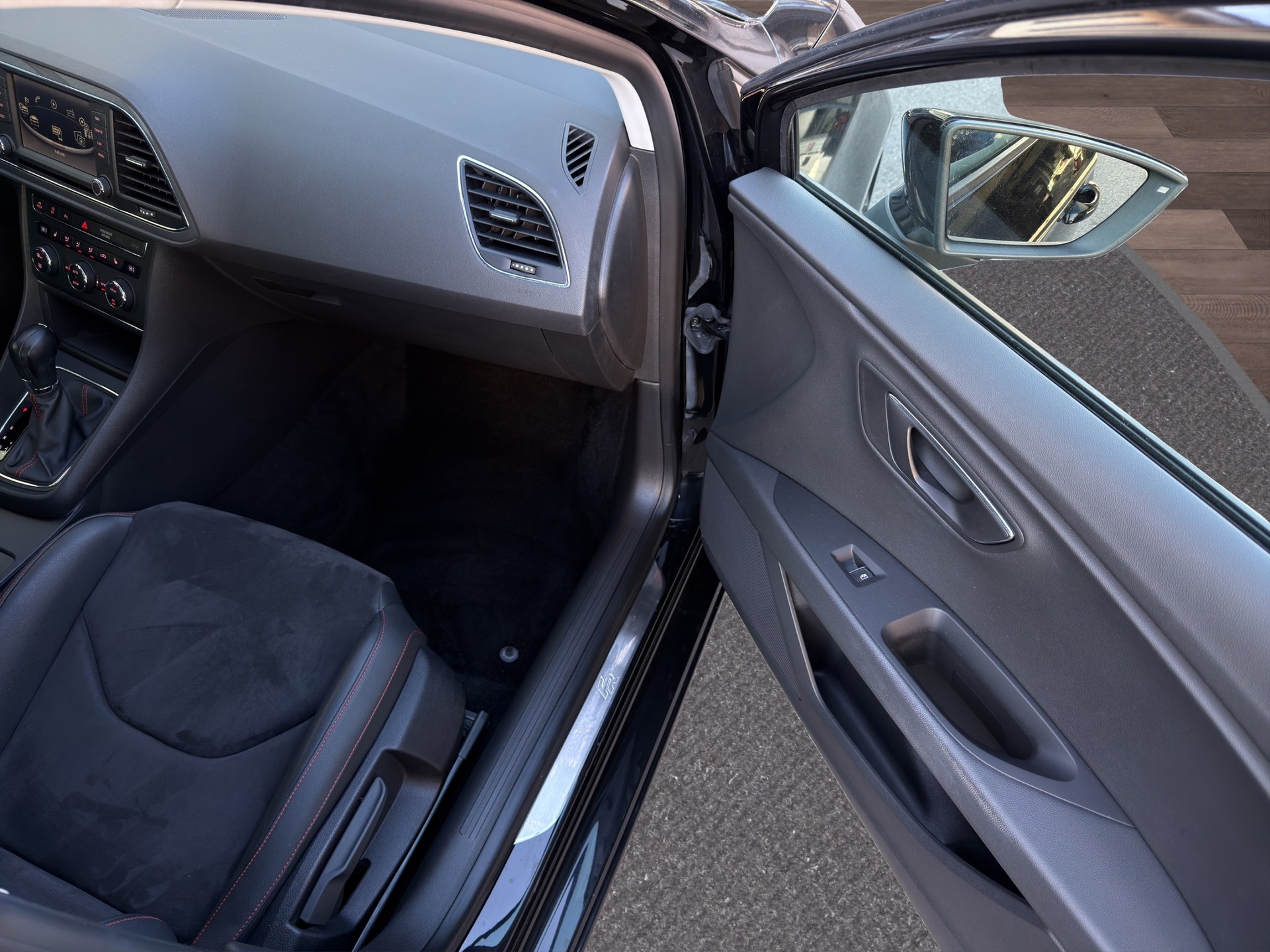 SEAT Leon ST 1.4 TSI FR Line DSG-image-19