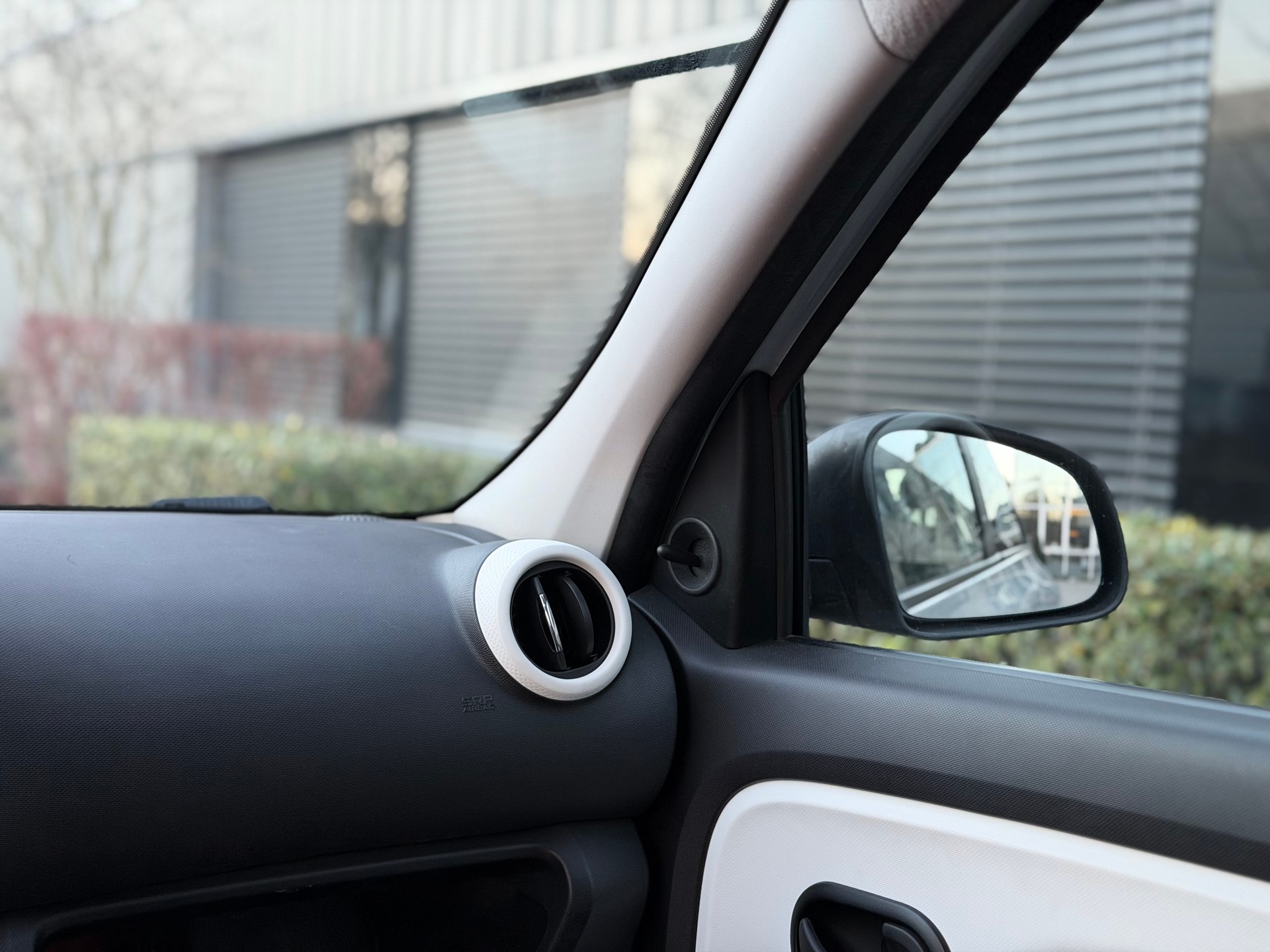 RENAULT Twingo 1.0 Liberty-image-9