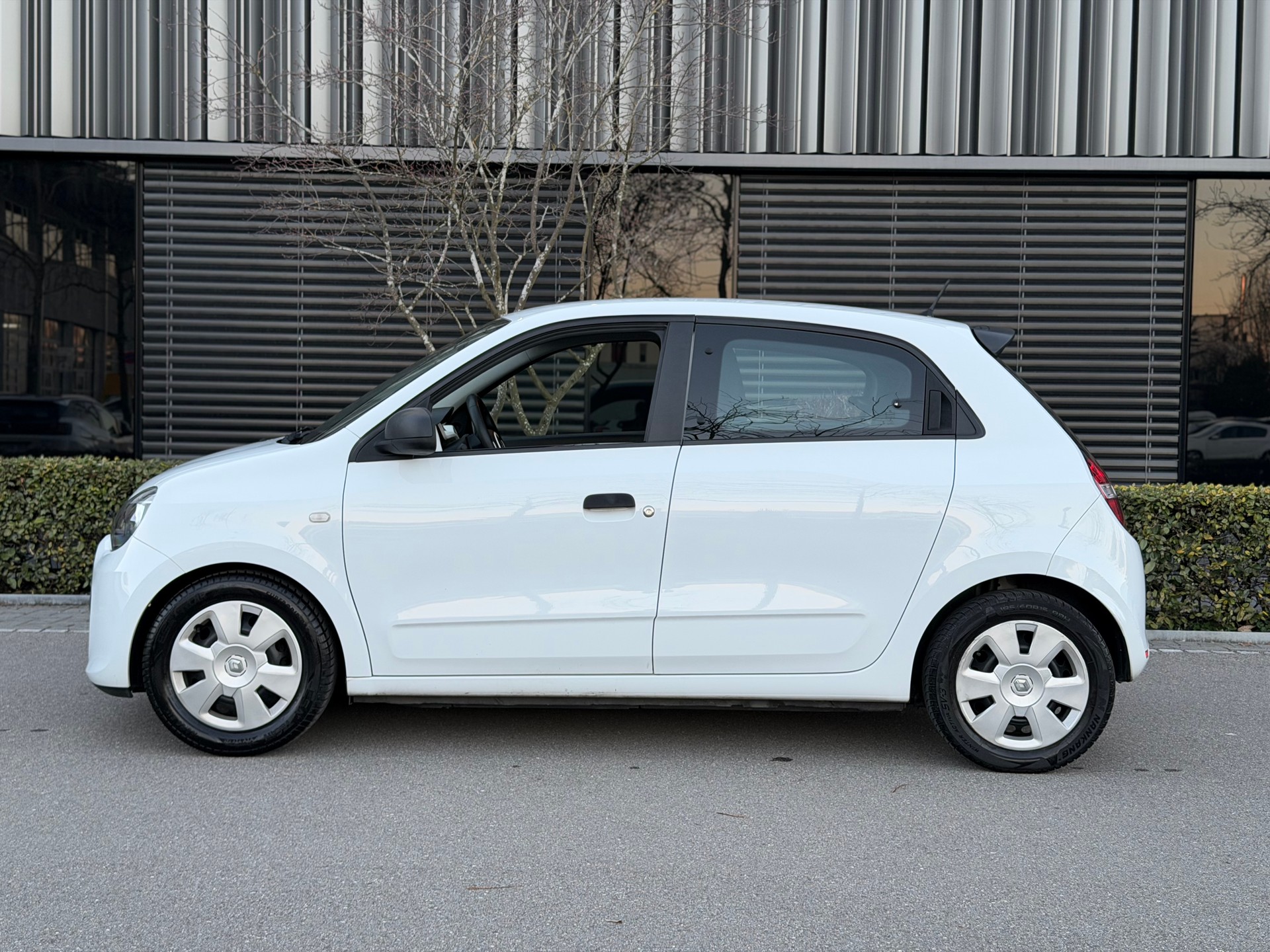 RENAULT Twingo 1.0 Liberty-image-1