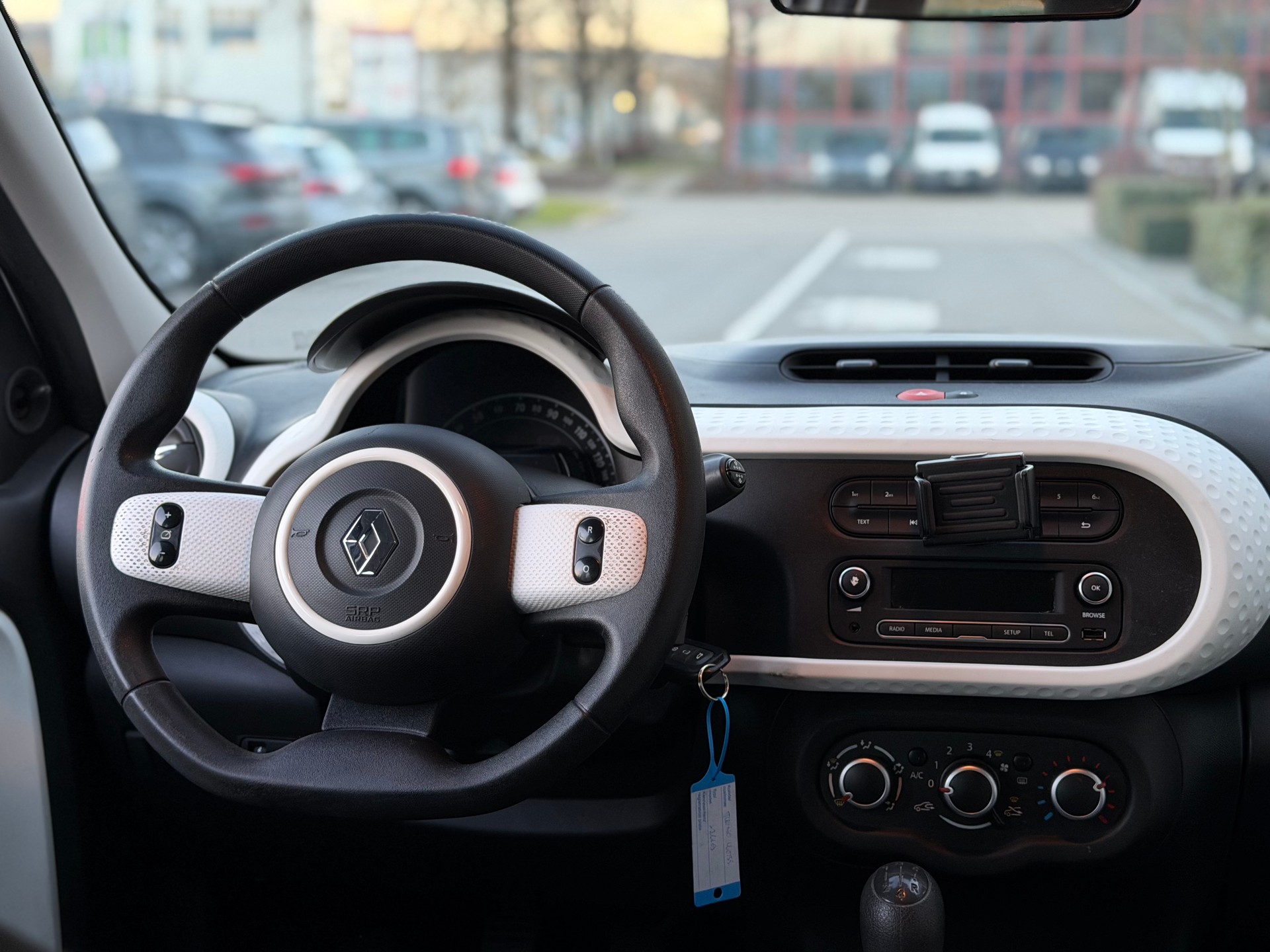 RENAULT Twingo 1.0 Liberty-image-10