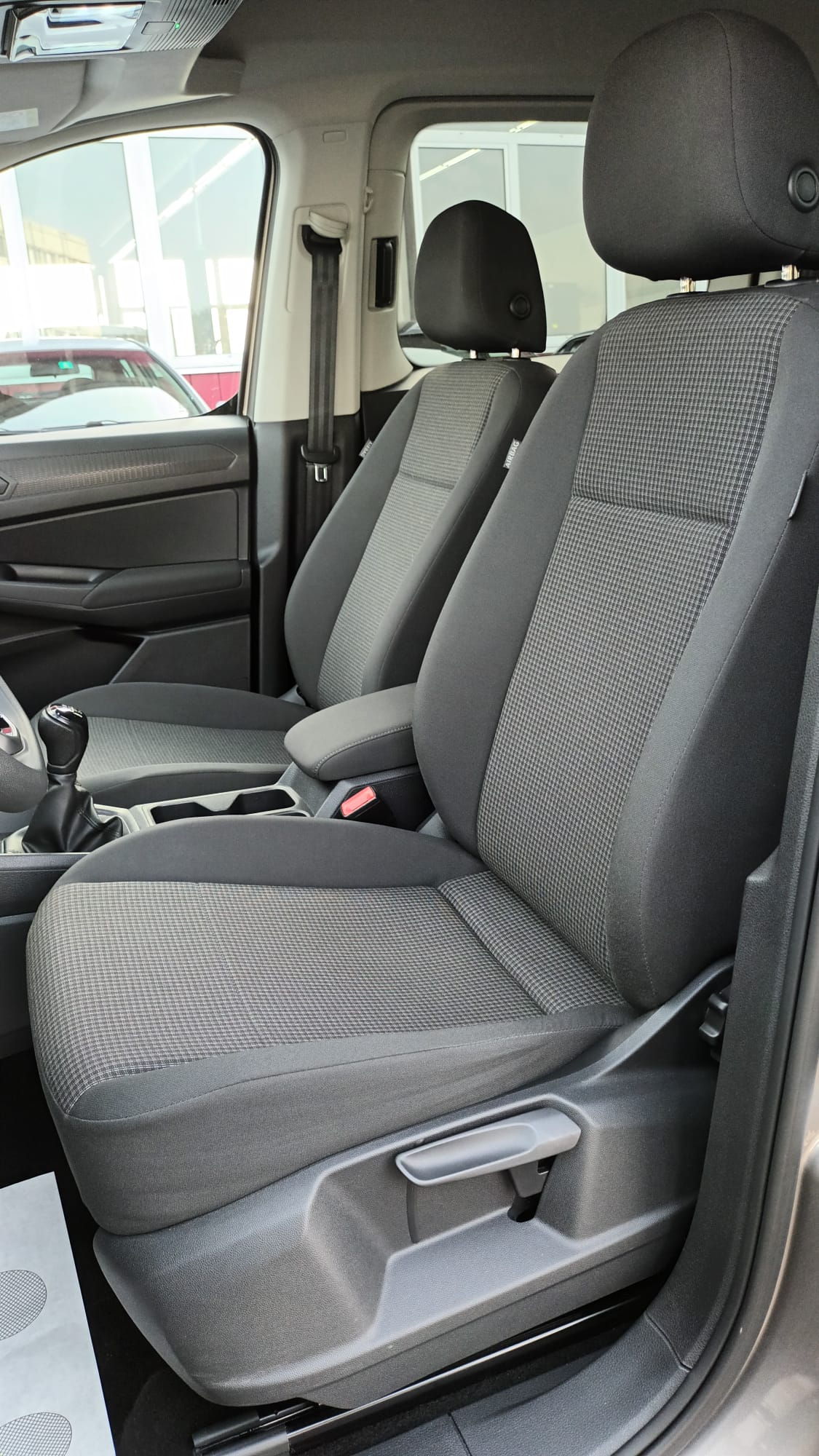 VW Caddy Maxi 1.5 TSI-image-12