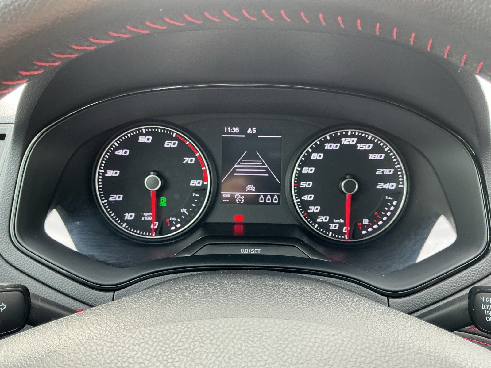 SEAT Arona 1.0 TGI CNG Hola FR-image-6