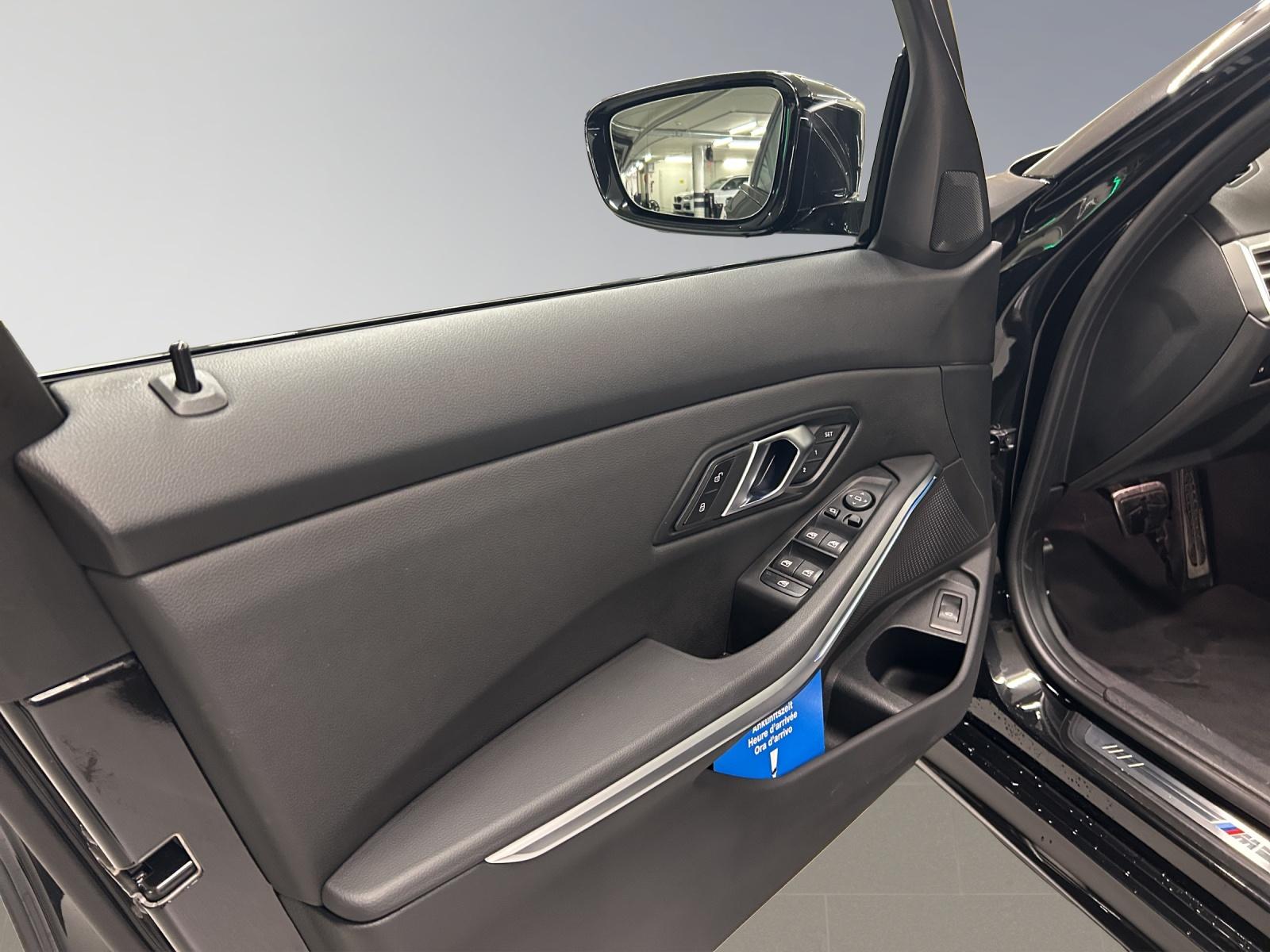 BMW 330d xDrive SAG Touring-image-12