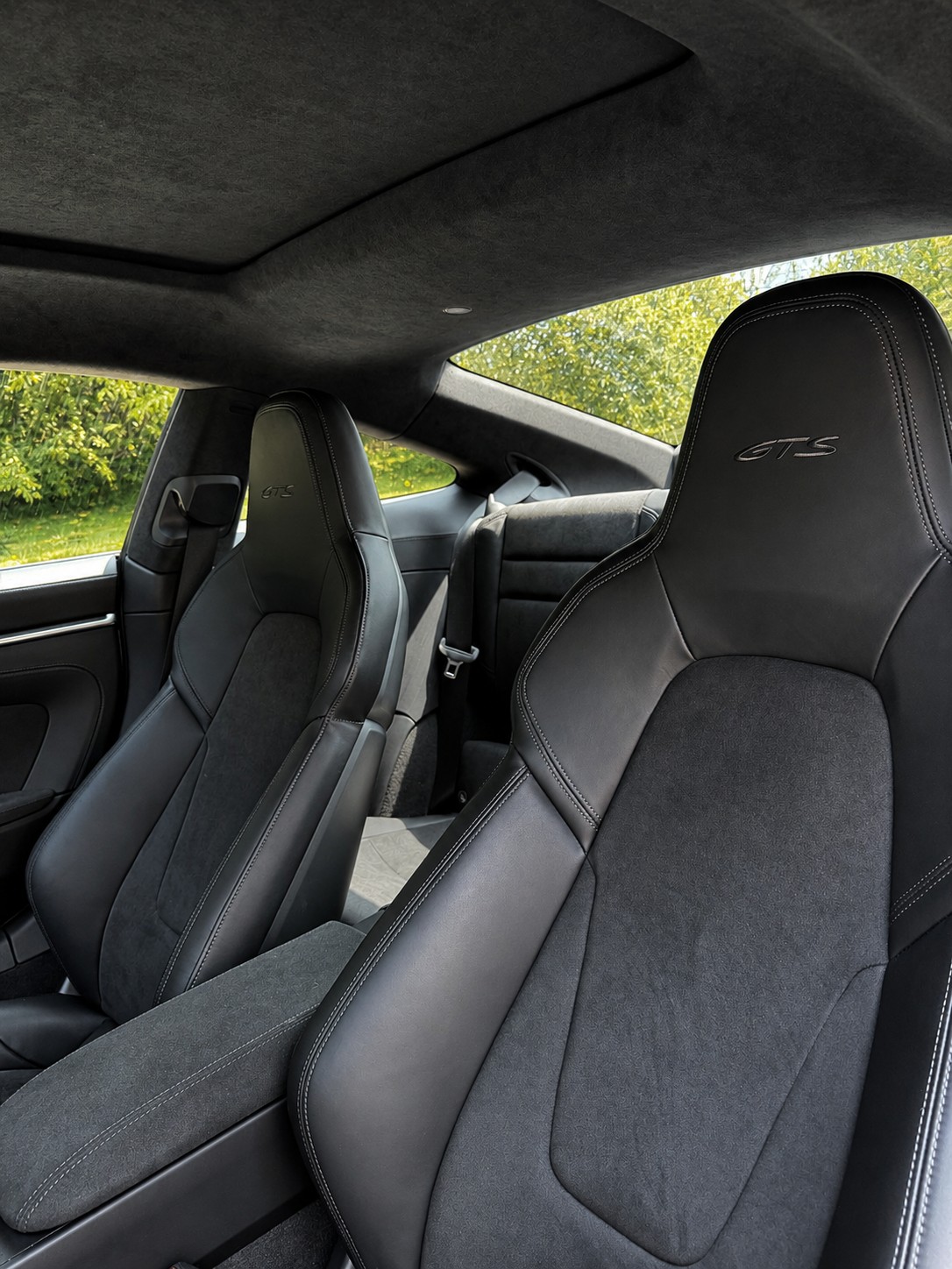 PORSCHE 911 Carrera 4 GTS PDK-image-7