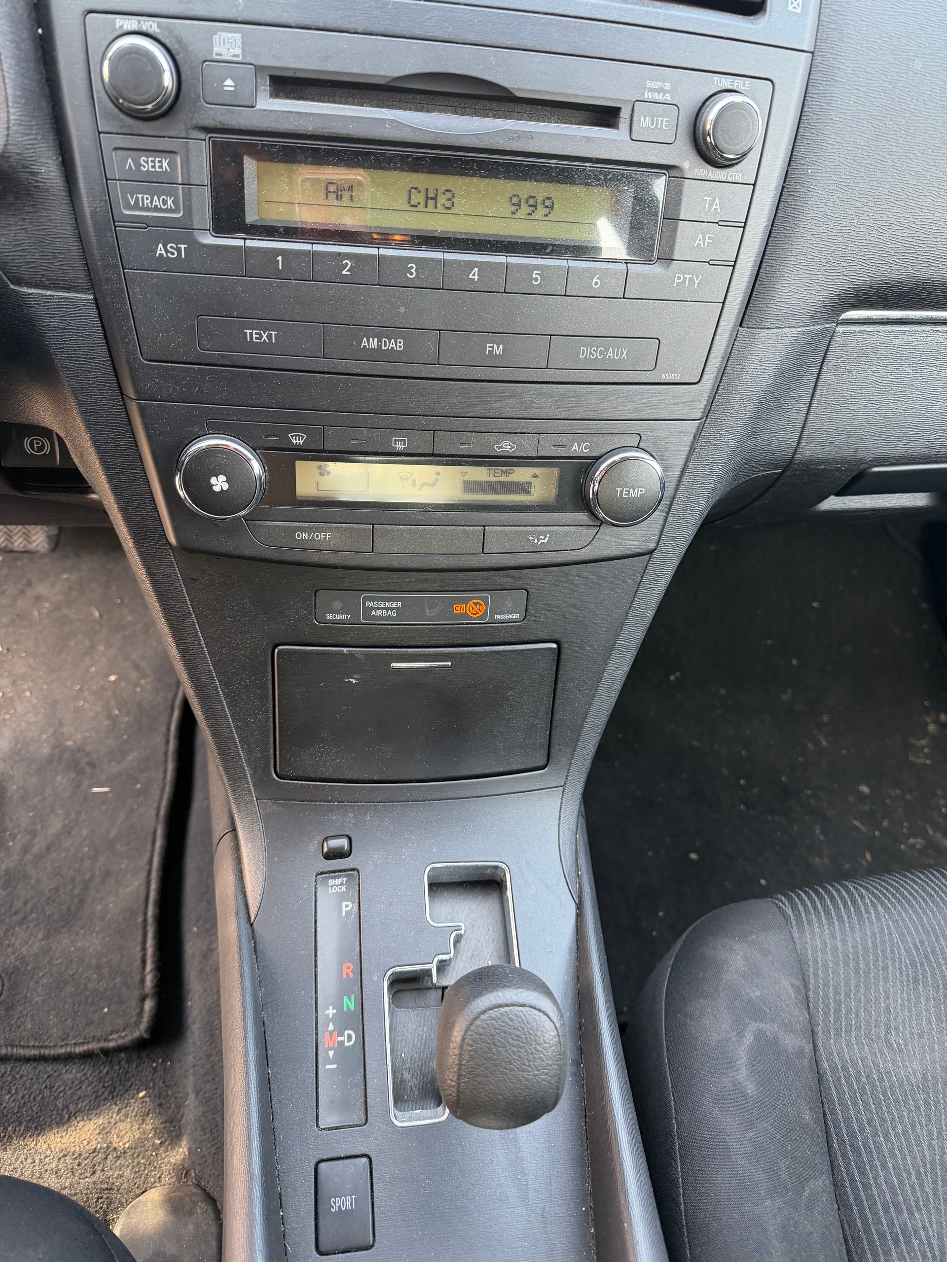 TOYOTA Avensis SW 1.8 Linea Terra Multidrive-image-7