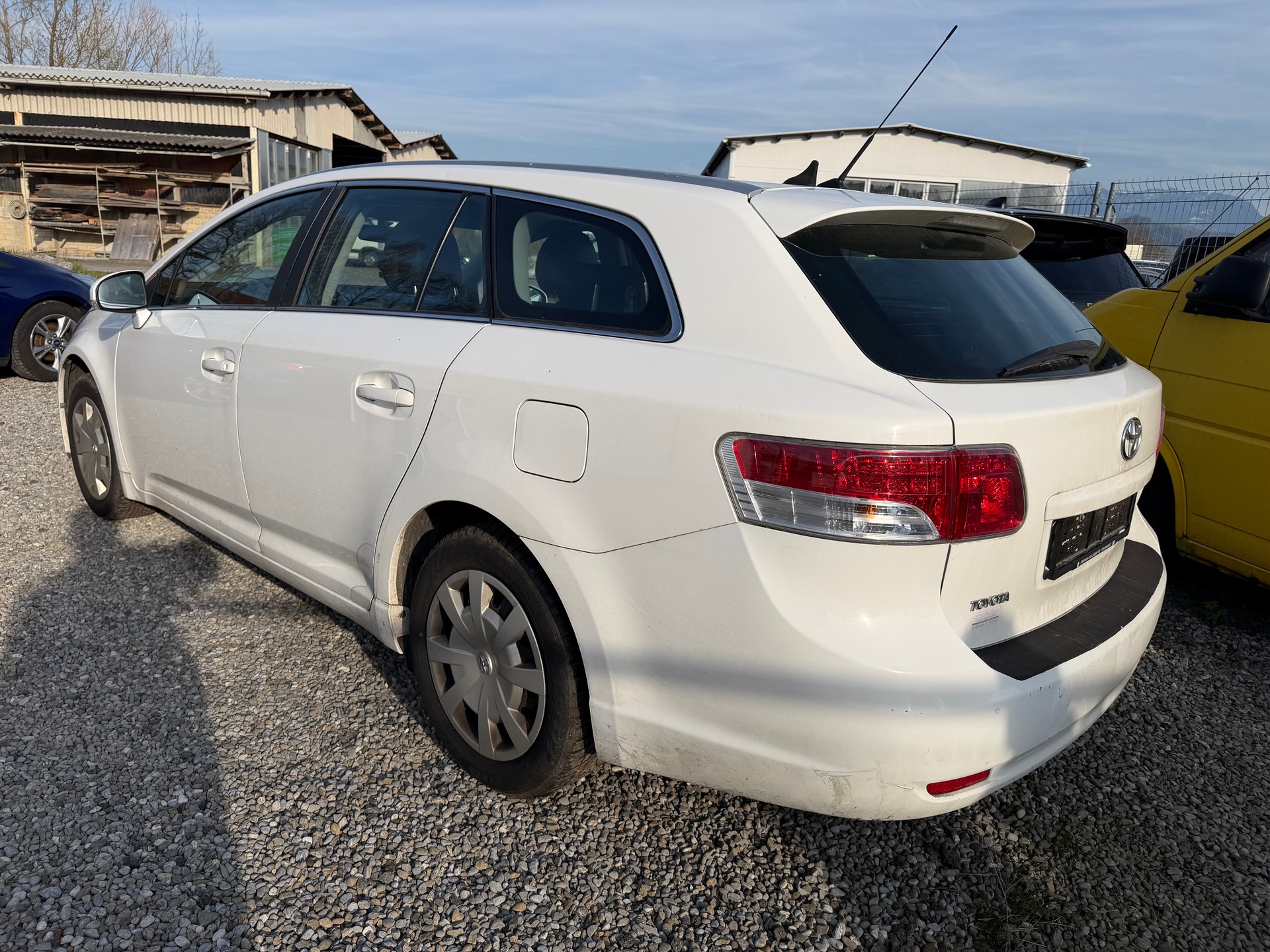 TOYOTA Avensis SW 1.8 Linea Terra Multidrive-image-3
