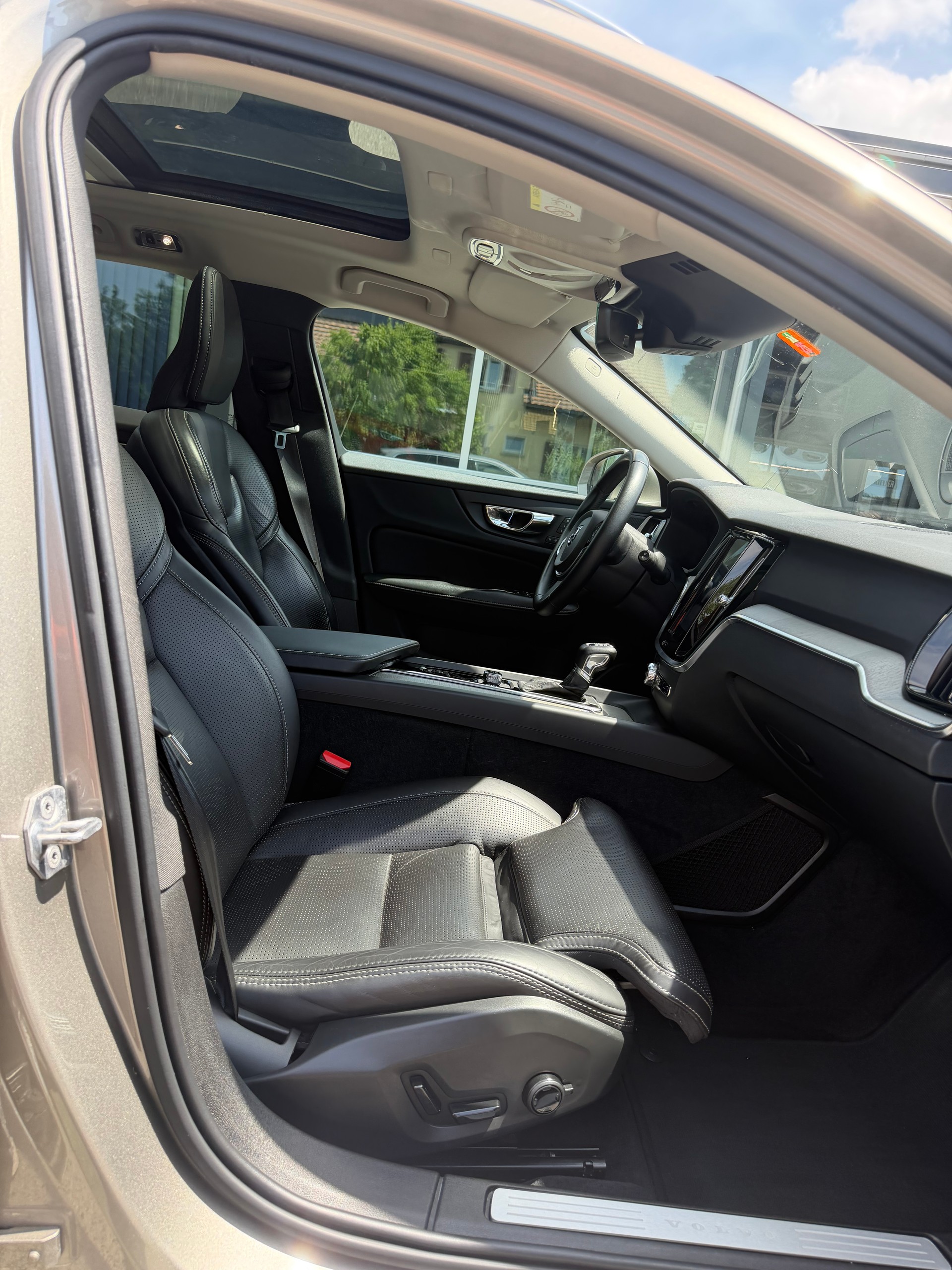 VOLVO V60 T6 AWD Inscription Geartronic-image-4