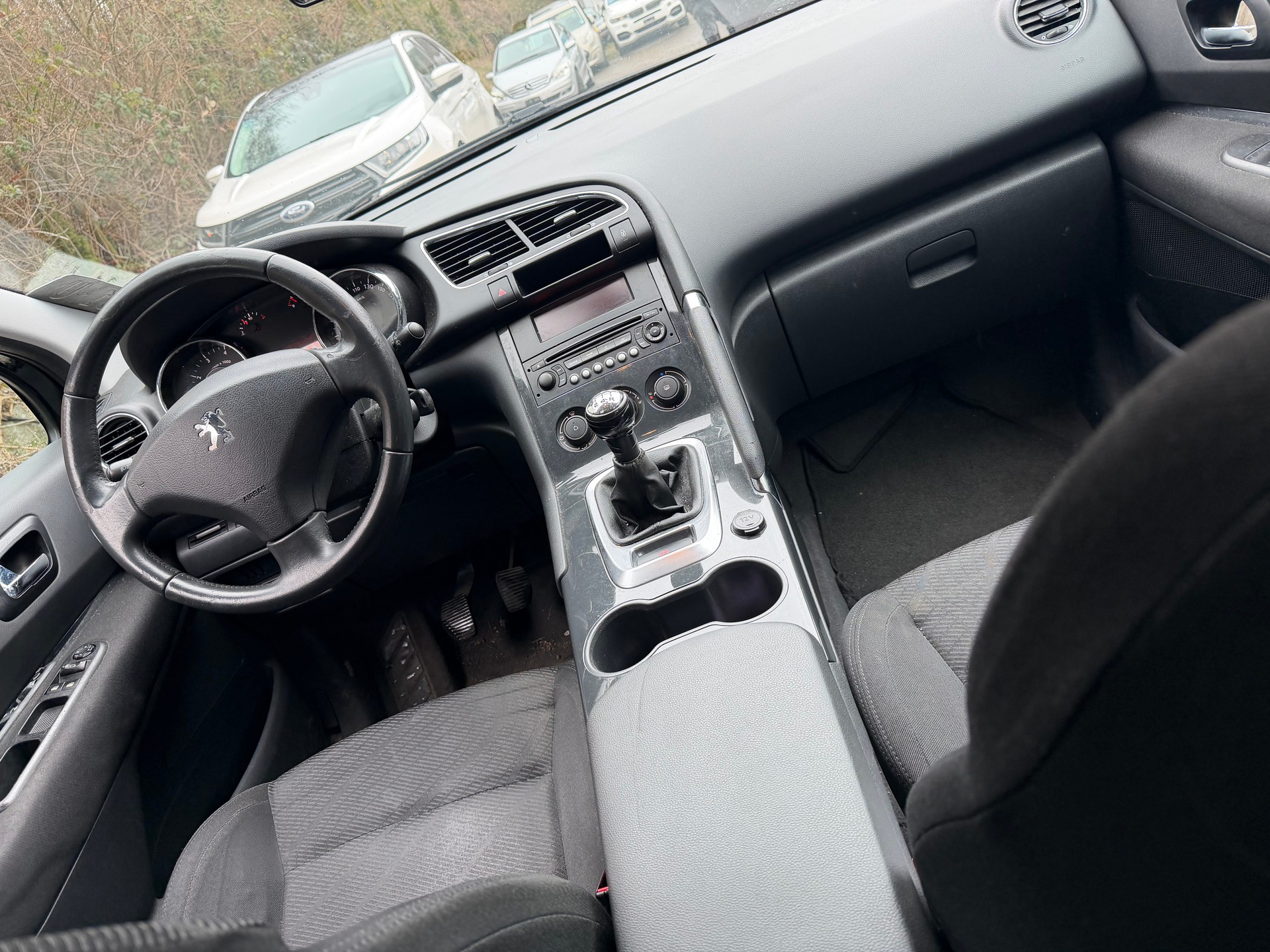 PEUGEOT 3008 1.6 16V VTI Business-image-9