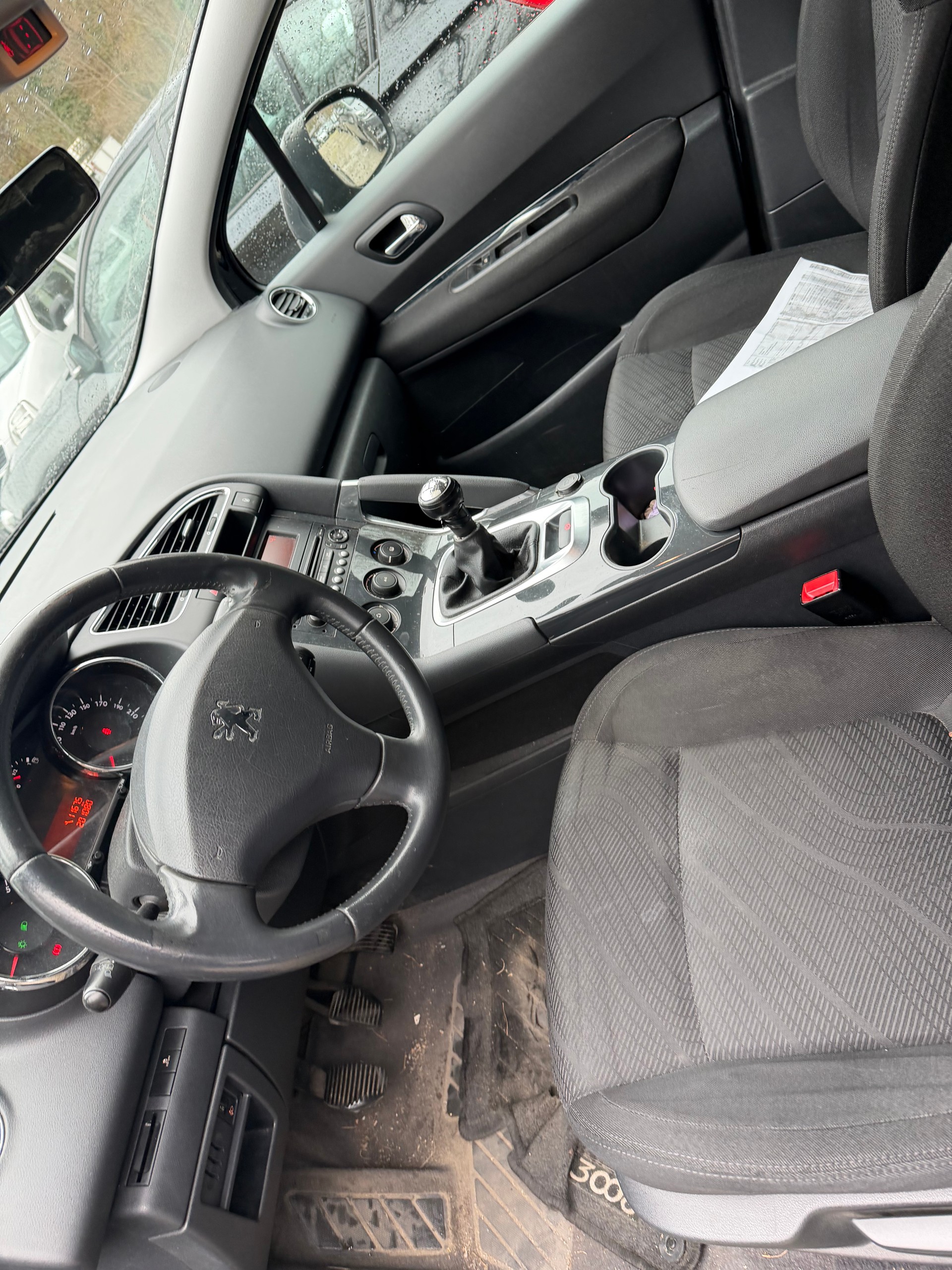 PEUGEOT 3008 1.6 16V VTI Business-image-8