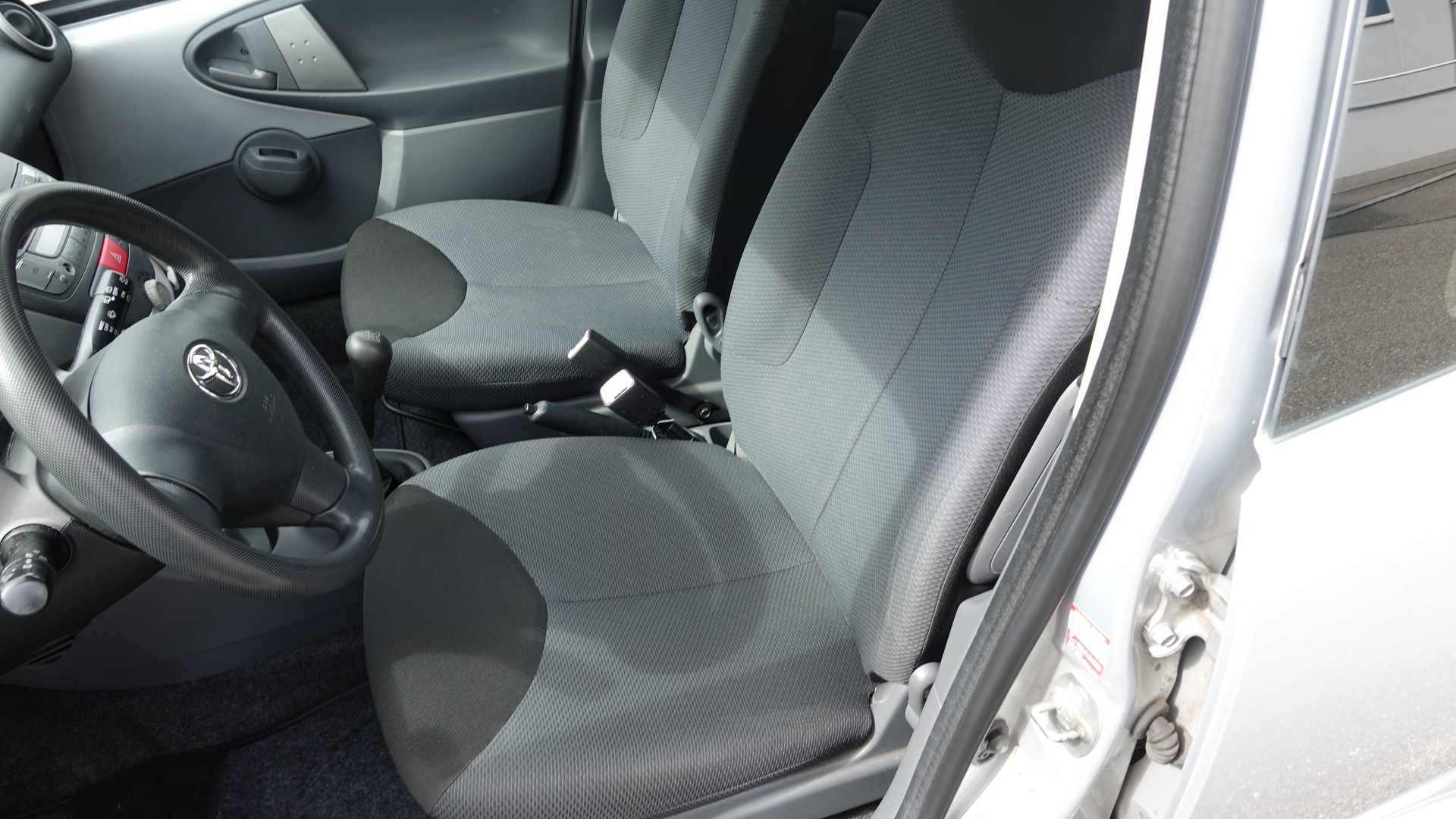 TOYOTA Aygo 1.0 Linea Luna-image-8