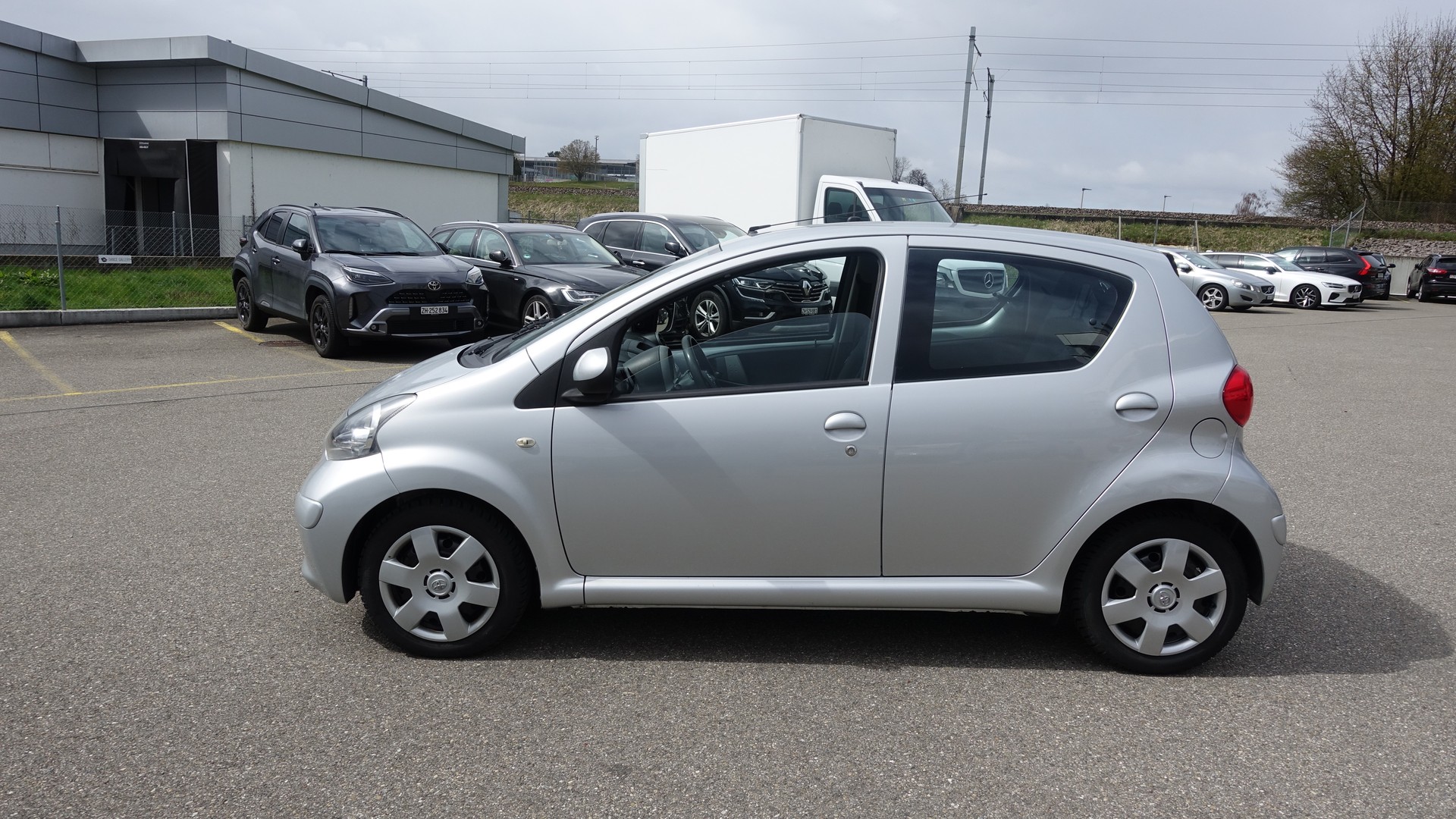 TOYOTA Aygo 1.0 Linea Luna-image-3