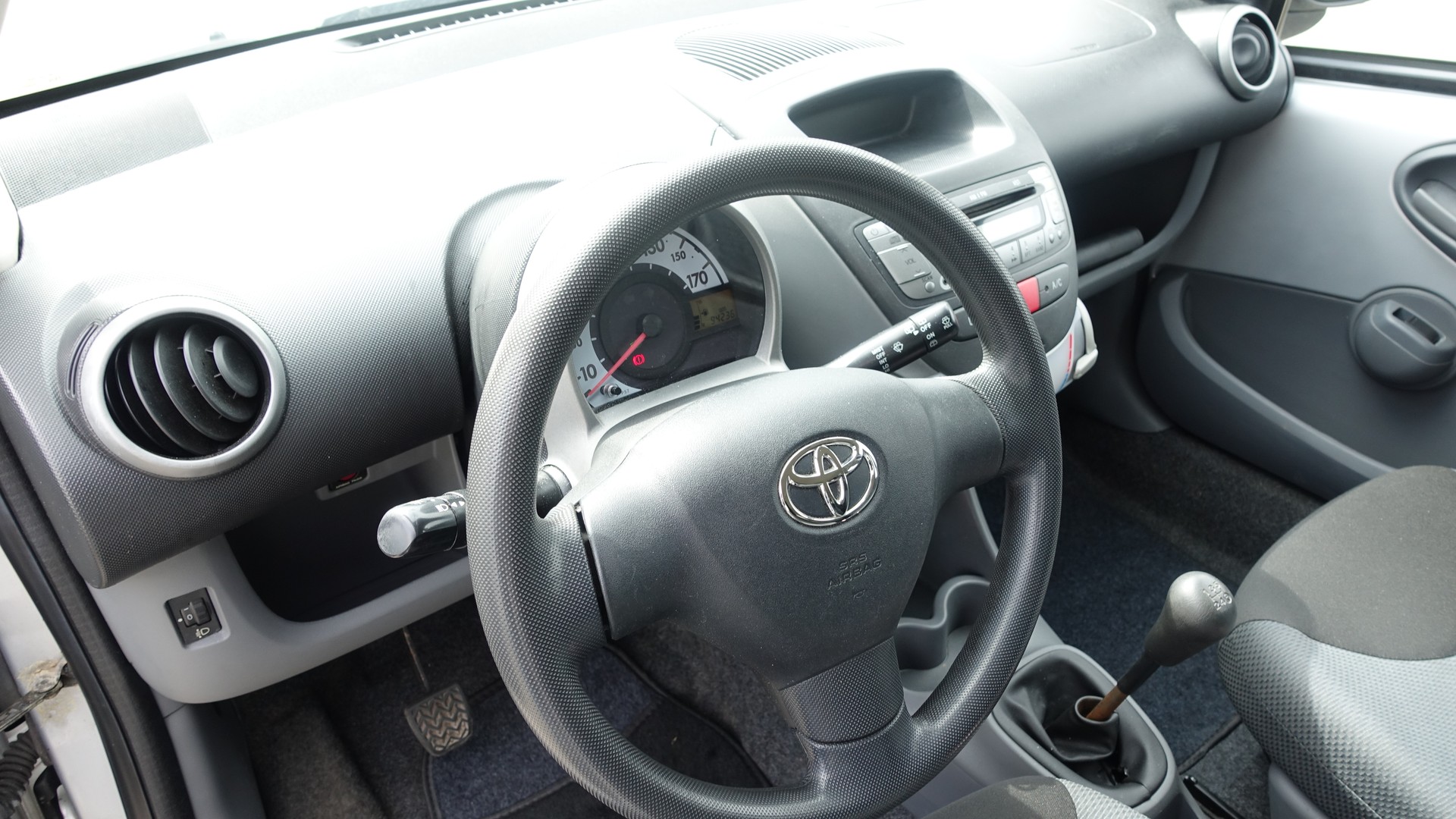 TOYOTA Aygo 1.0 Linea Luna-image-6