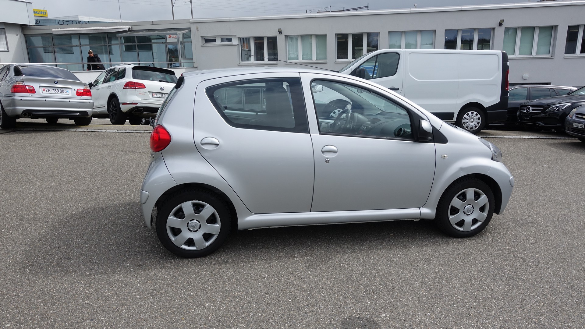 TOYOTA Aygo 1.0 Linea Luna-image-2