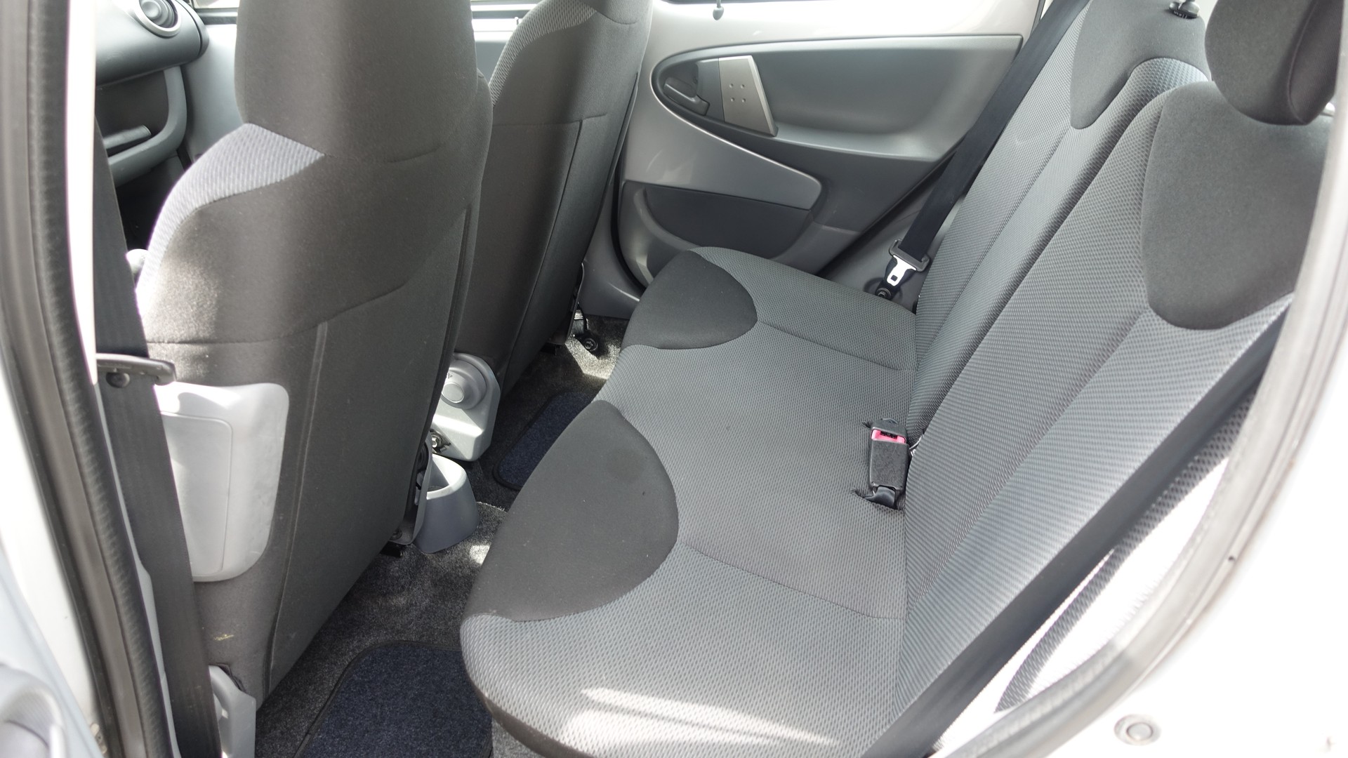 TOYOTA Aygo 1.0 Linea Luna-image-4