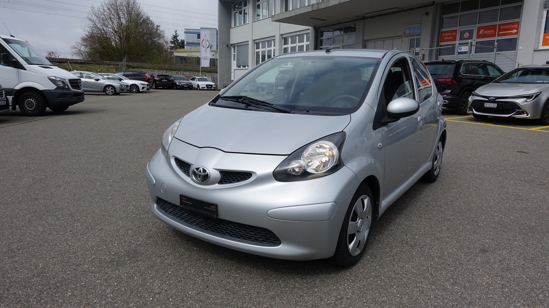 TOYOTA Aygo 1.0 Linea Luna-image-0