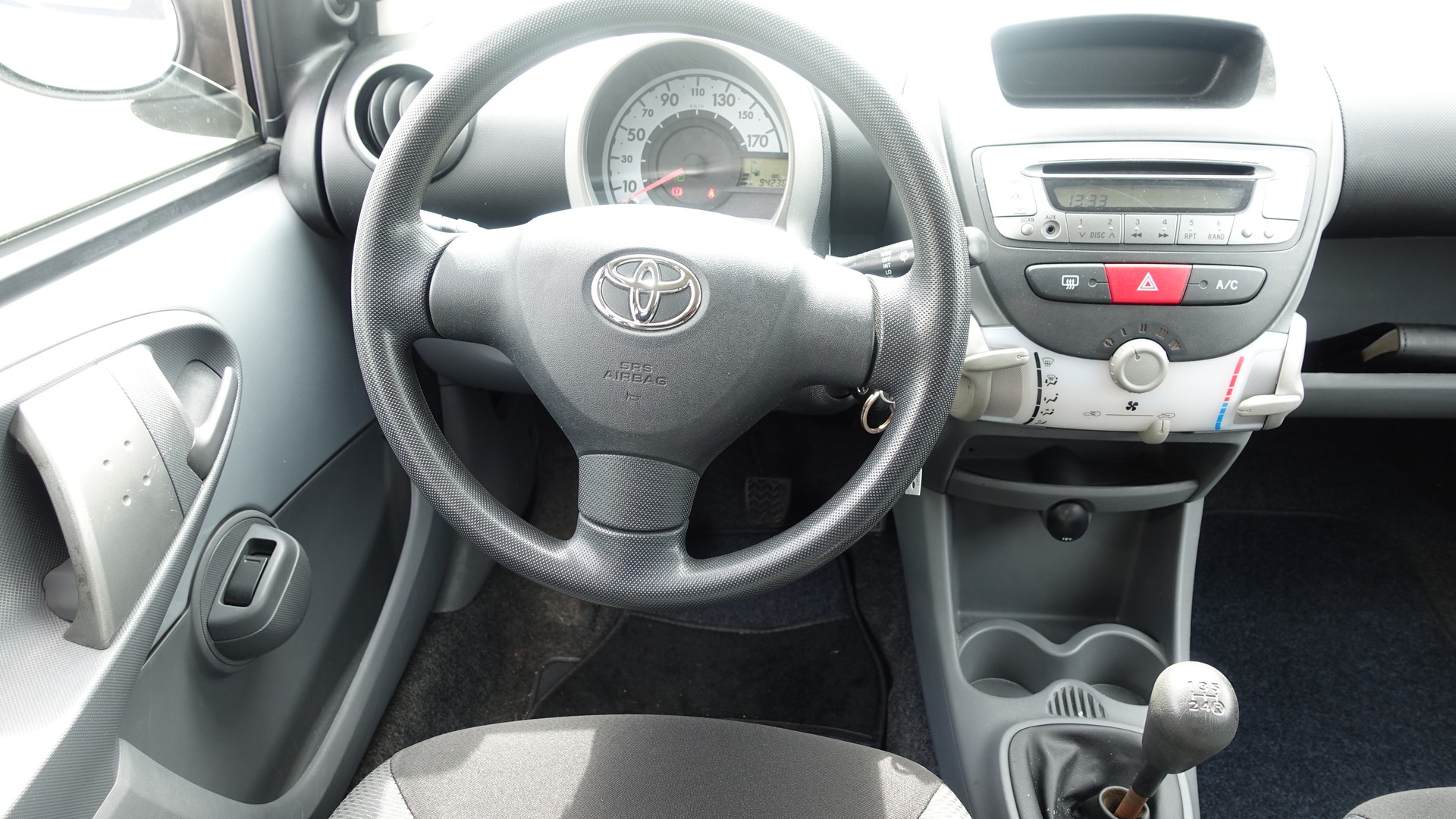 TOYOTA Aygo 1.0 Linea Luna-image-5