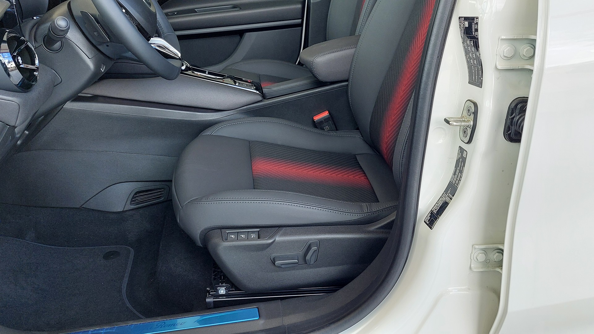 ALFA ROMEO Junior 1.2 48V Hybrid Q4-image-6