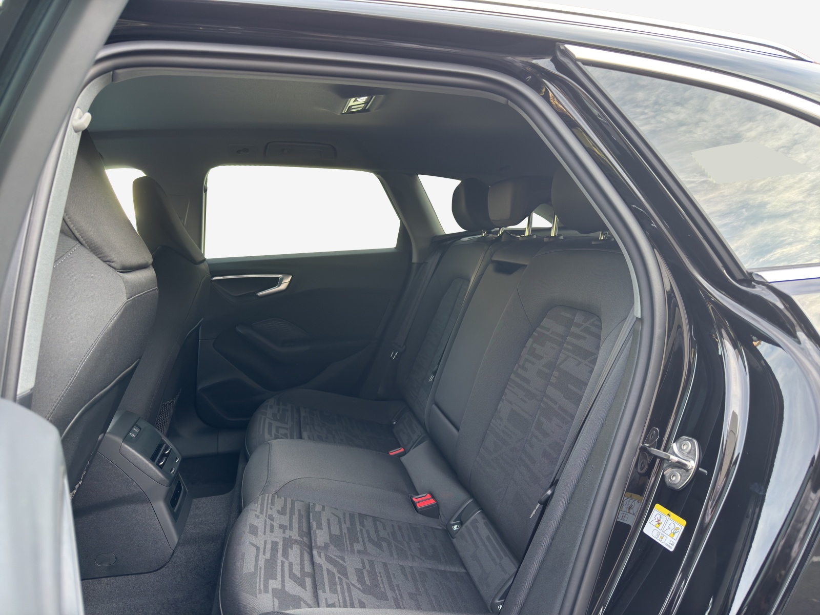AUDI A5 Avant TDI quattro 150 kW Attraction S tronic-image-11