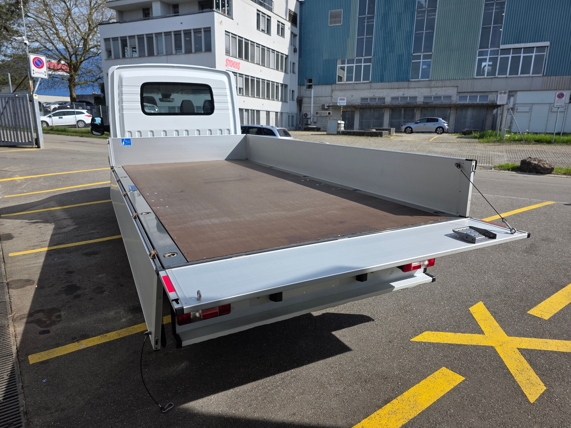 MAXUS eDeliver 9 L4 65kWh-image-3