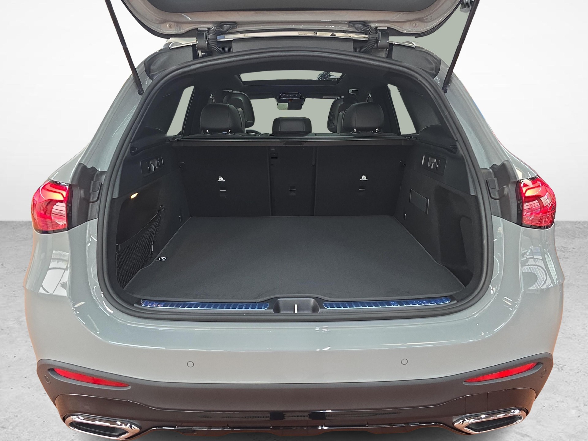 MERCEDES-BENZ GLC 300 4MATIC AMG Line-image-10