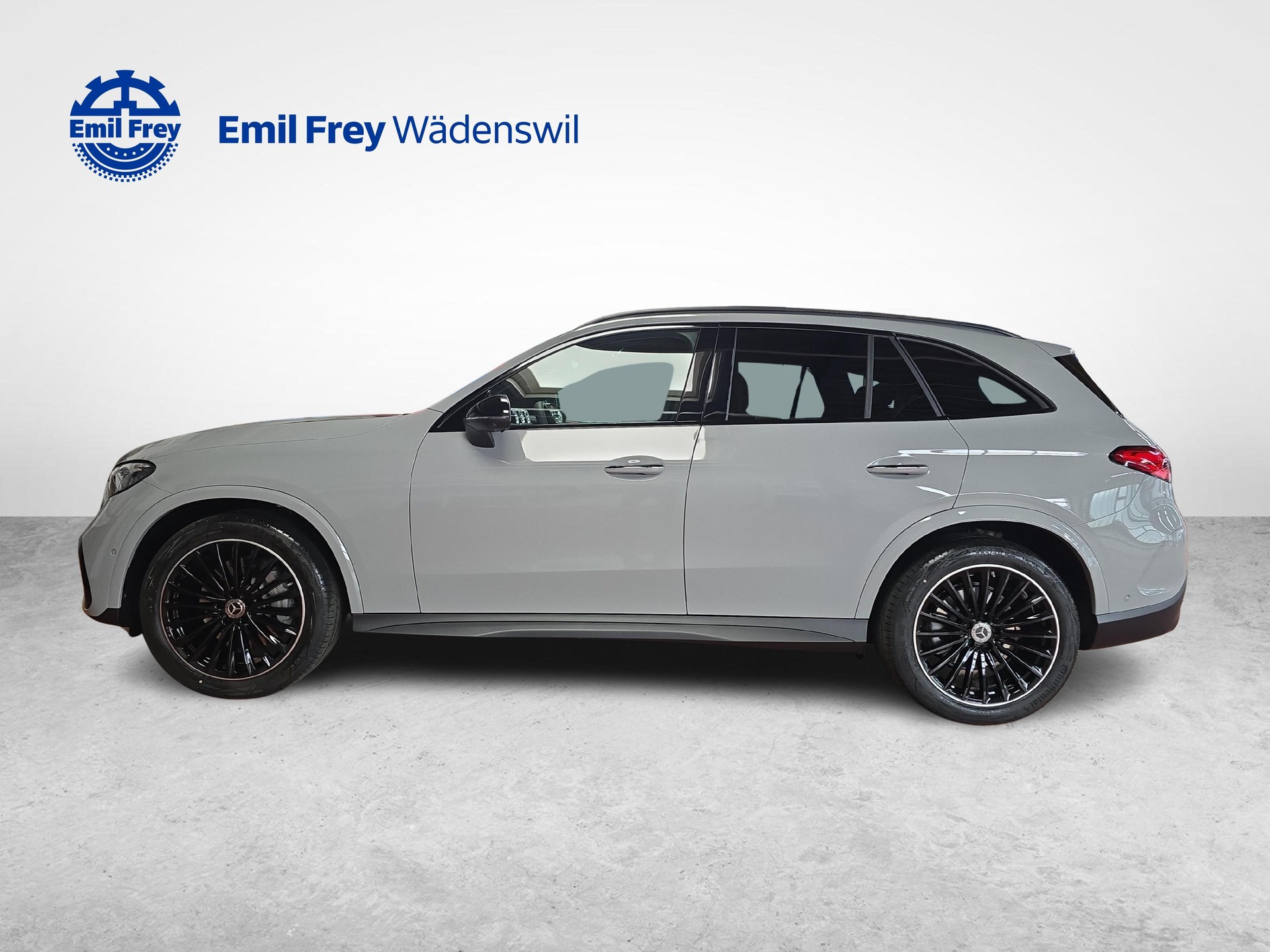 MERCEDES-BENZ GLC 300 4MATIC AMG Line-image-1